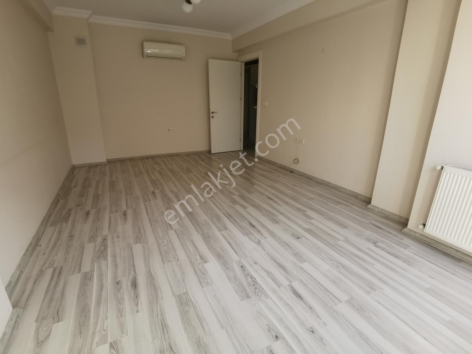 Demirköprü İzban Yakını Geniş Sokak'ta Kiralık Arakat 2+1 Daire - Görsel 14