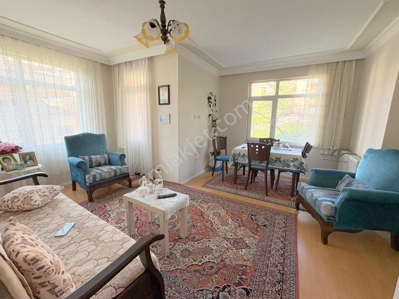 Mertcan'dan Caddeye 4dk Metroya 12 Dk Balkonlu Ara Kat Geniş 1+1