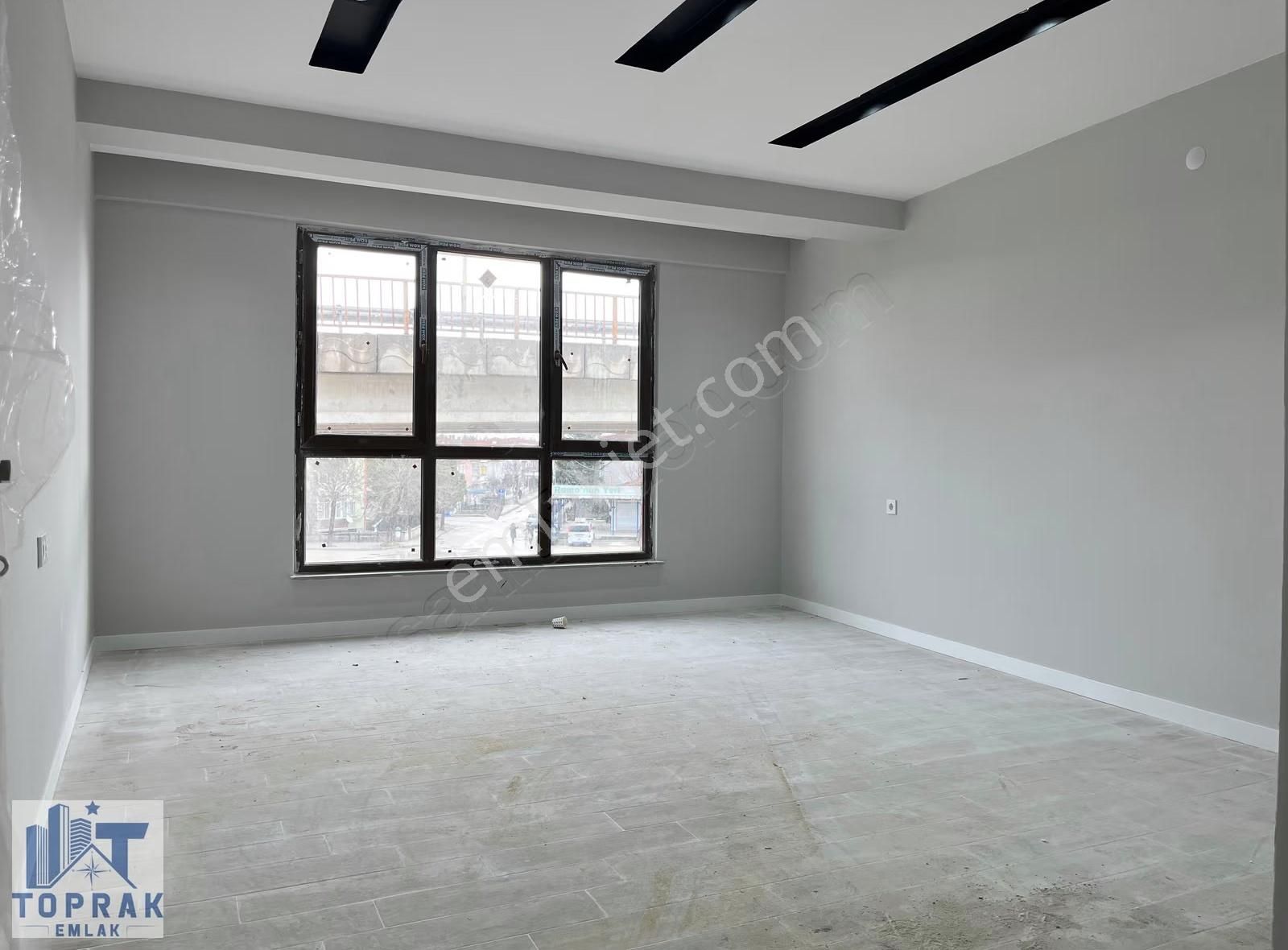 Toprak Emlak'tan Ertuğrulgazi Mh / 140m2 / Ara Kat / Satılık 3+1