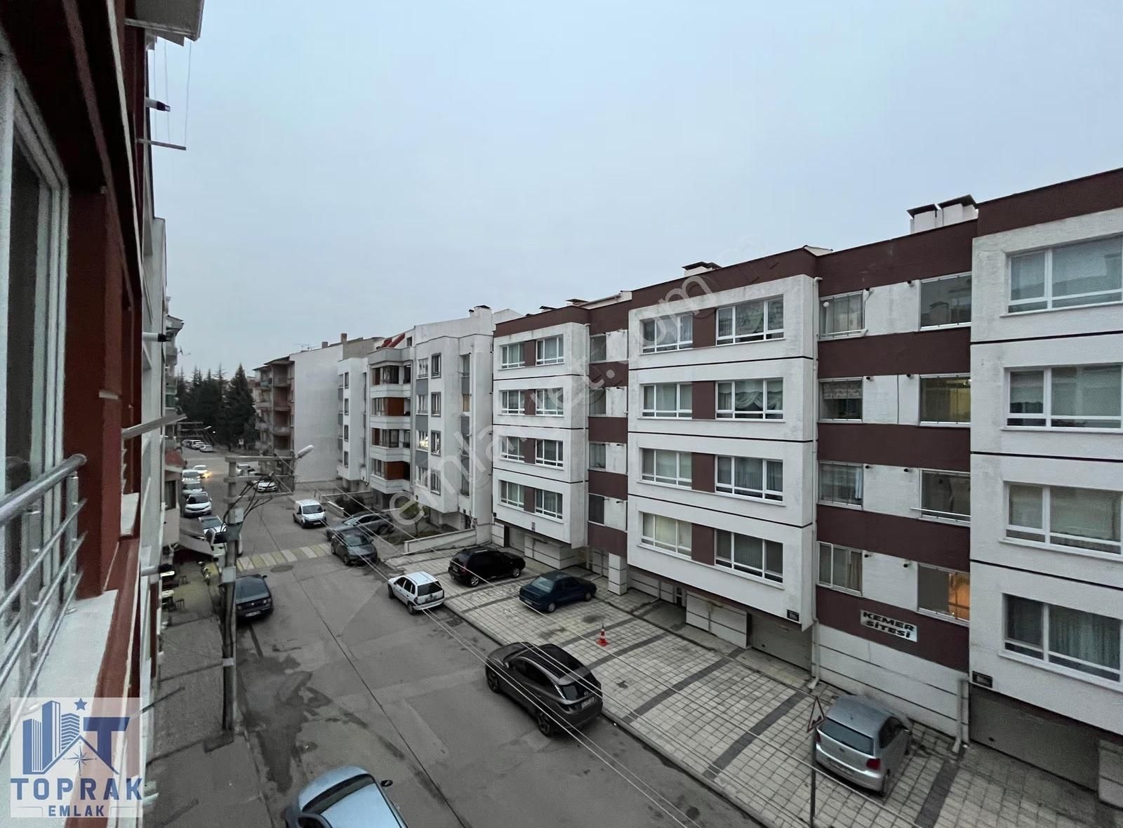 Toprak Emlaktan Osmangazi Mh/ Ara Kat / Çift Cephe / Satılık 2+1 - Görsel 2