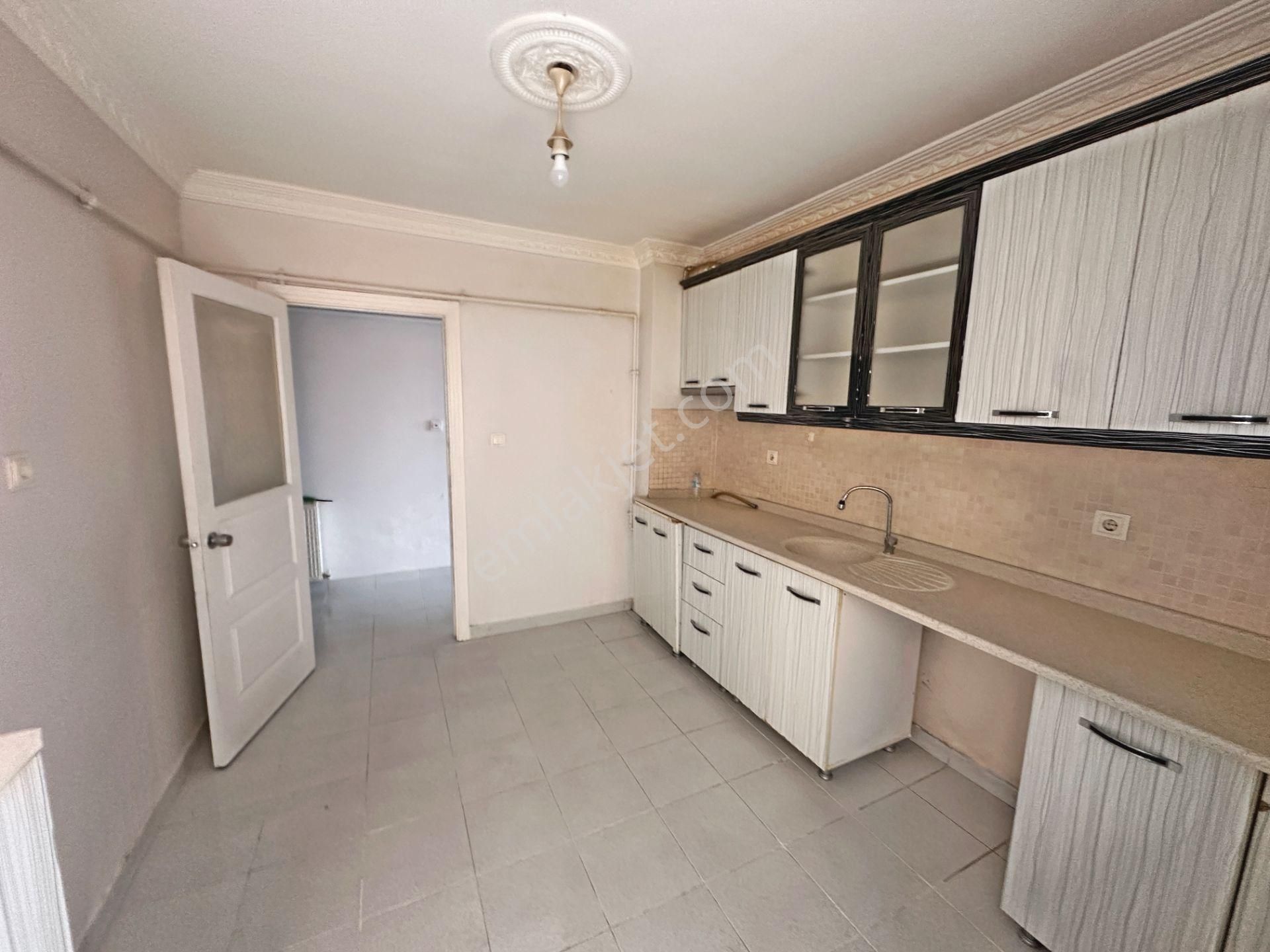 Bahçelerüstü'nde Ara Katta Asansörlü Önü Açık 3+1 Satılık Daire - Görsel 10