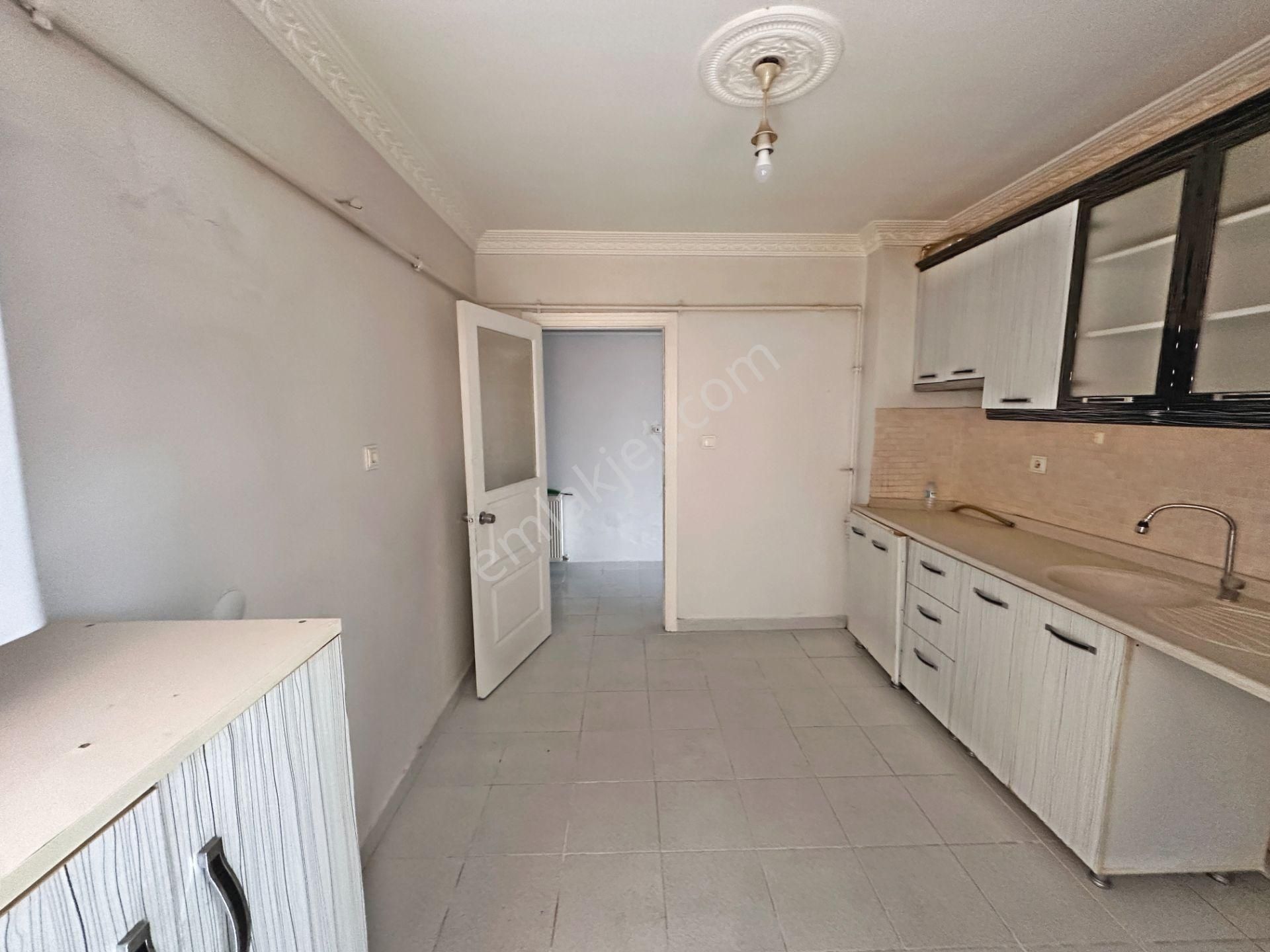 Bahçelerüstü'nde Ara Katta Asansörlü Önü Açık 3+1 Satılık Daire - Görsel 9