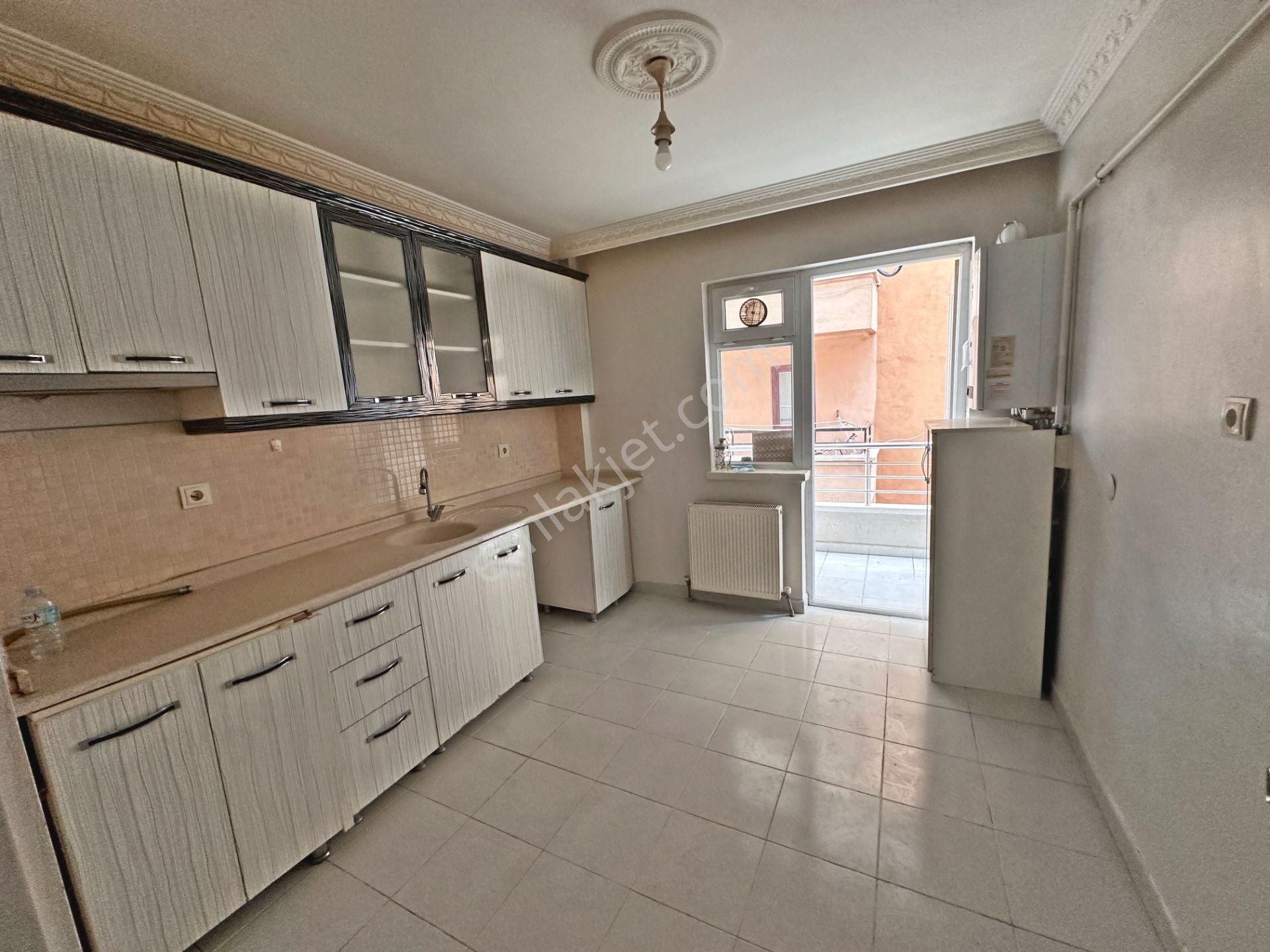 Bahçelerüstü'nde Ara Katta Asansörlü Önü Açık 3+1 Satılık Daire - Görsel 6