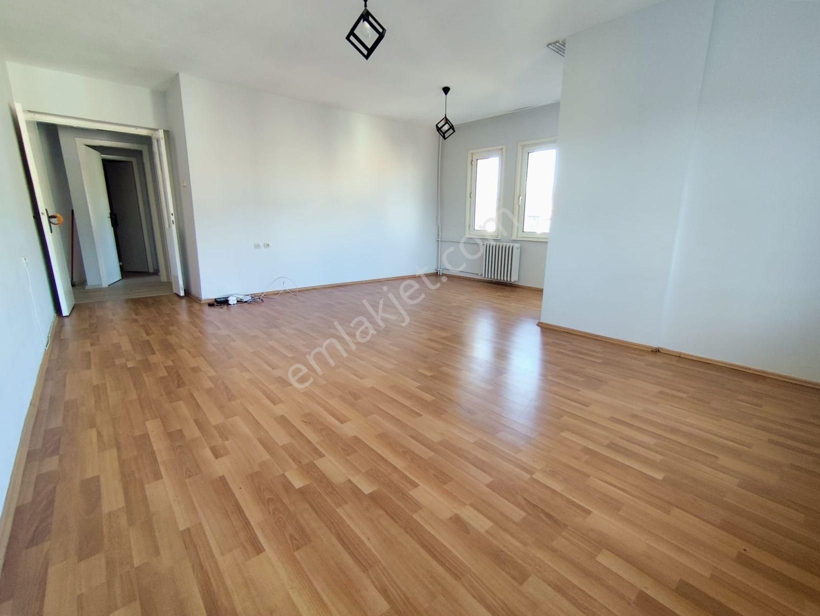 Mertcan Dan Yakakent Sitesinde Kapalı Balkonlu 3+1 Fırsat Kiralık - Görsel 4