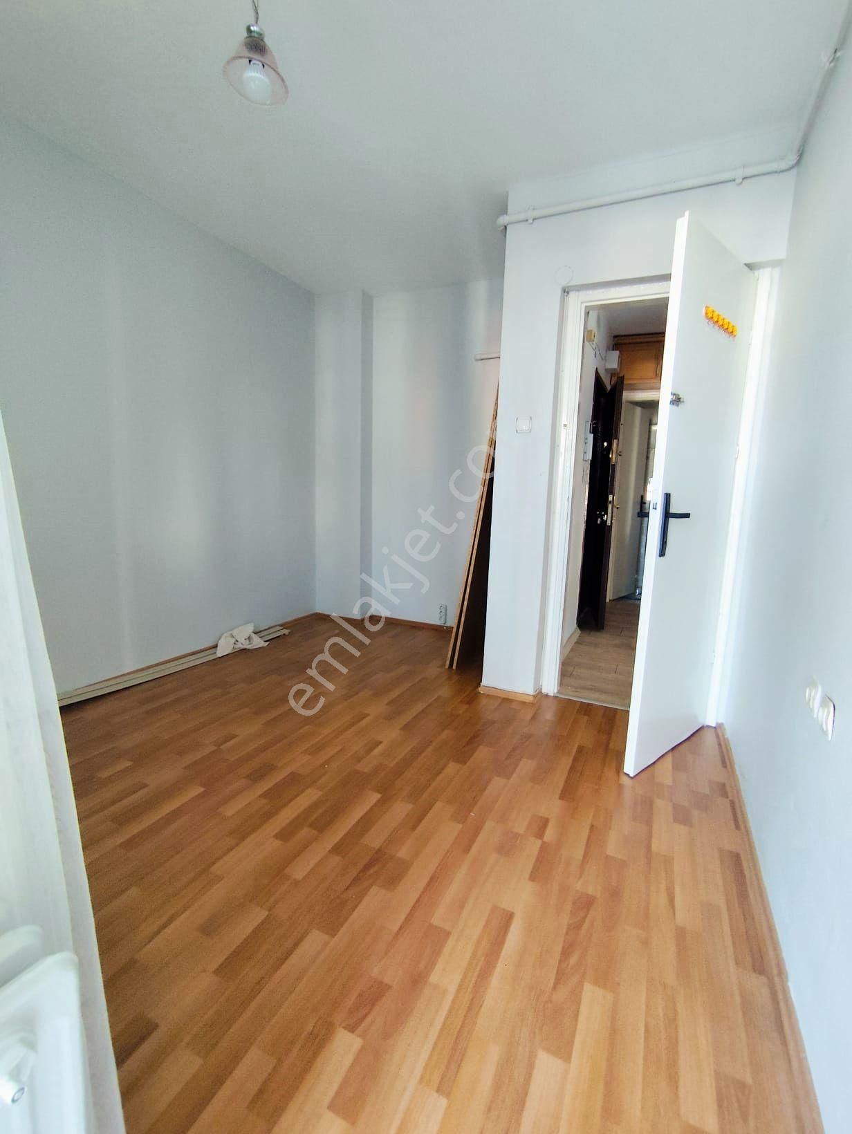 Mertcan Dan Yakakent Sitesinde Kapalı Balkonlu 3+1 Fırsat Kiralık - Görsel 13