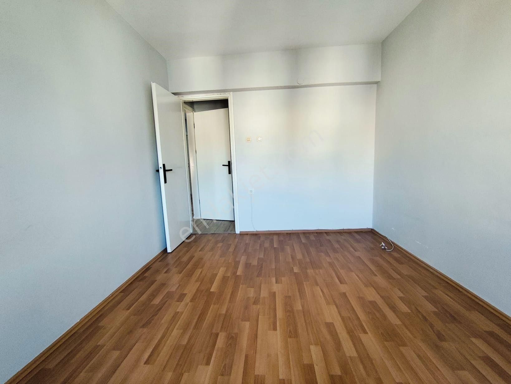 Mertcan Dan Yakakent Sitesinde Kapalı Balkonlu 3+1 Fırsat Kiralık - Görsel 10