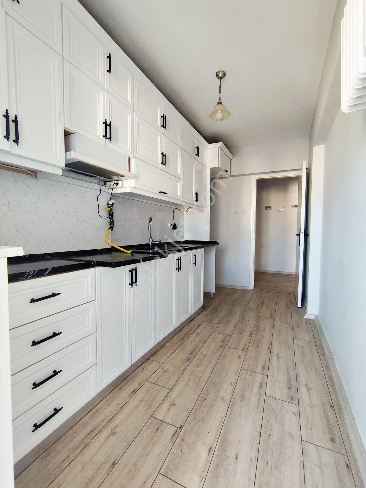 Mertcan Dan Yakakent Sitesinde Kapalı Balkonlu 3+1 Fırsat Kiralık - Görsel 15