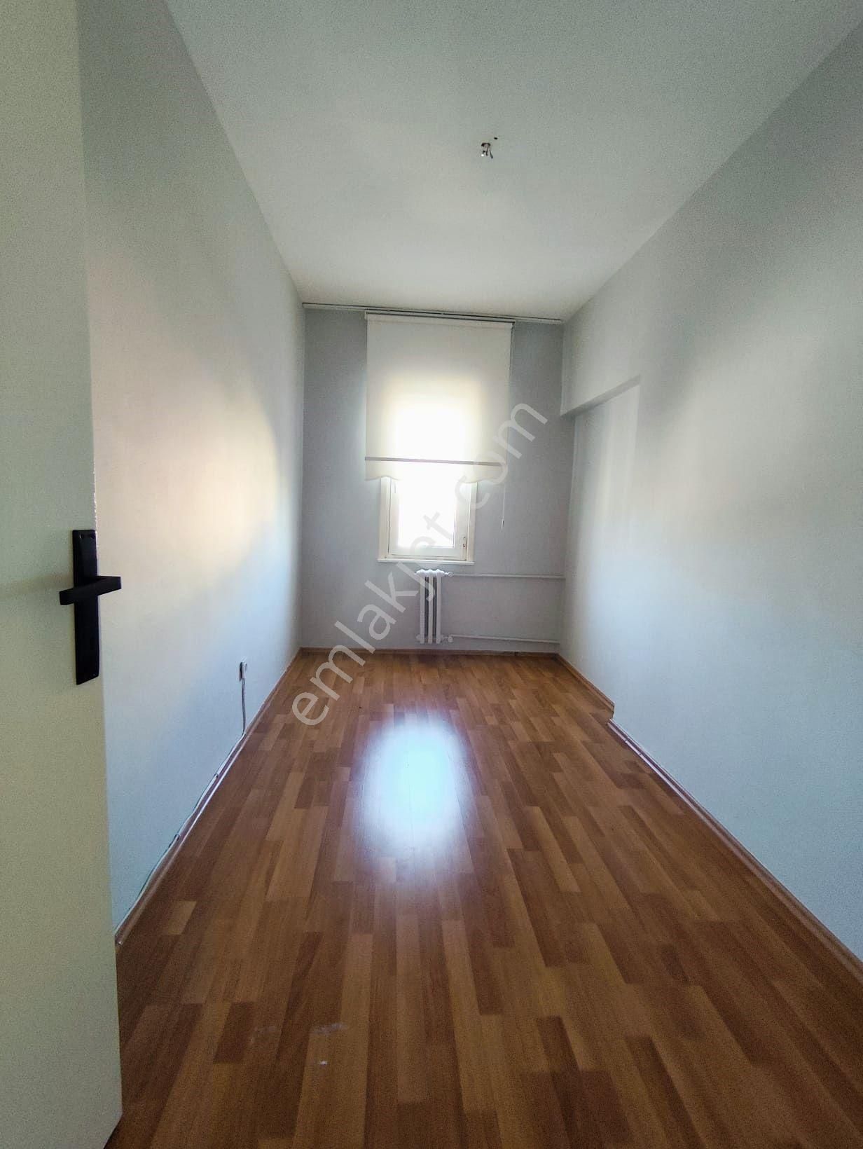 Mertcan Dan Yakakent Sitesinde Kapalı Balkonlu 3+1 Fırsat Kiralık - Görsel 11