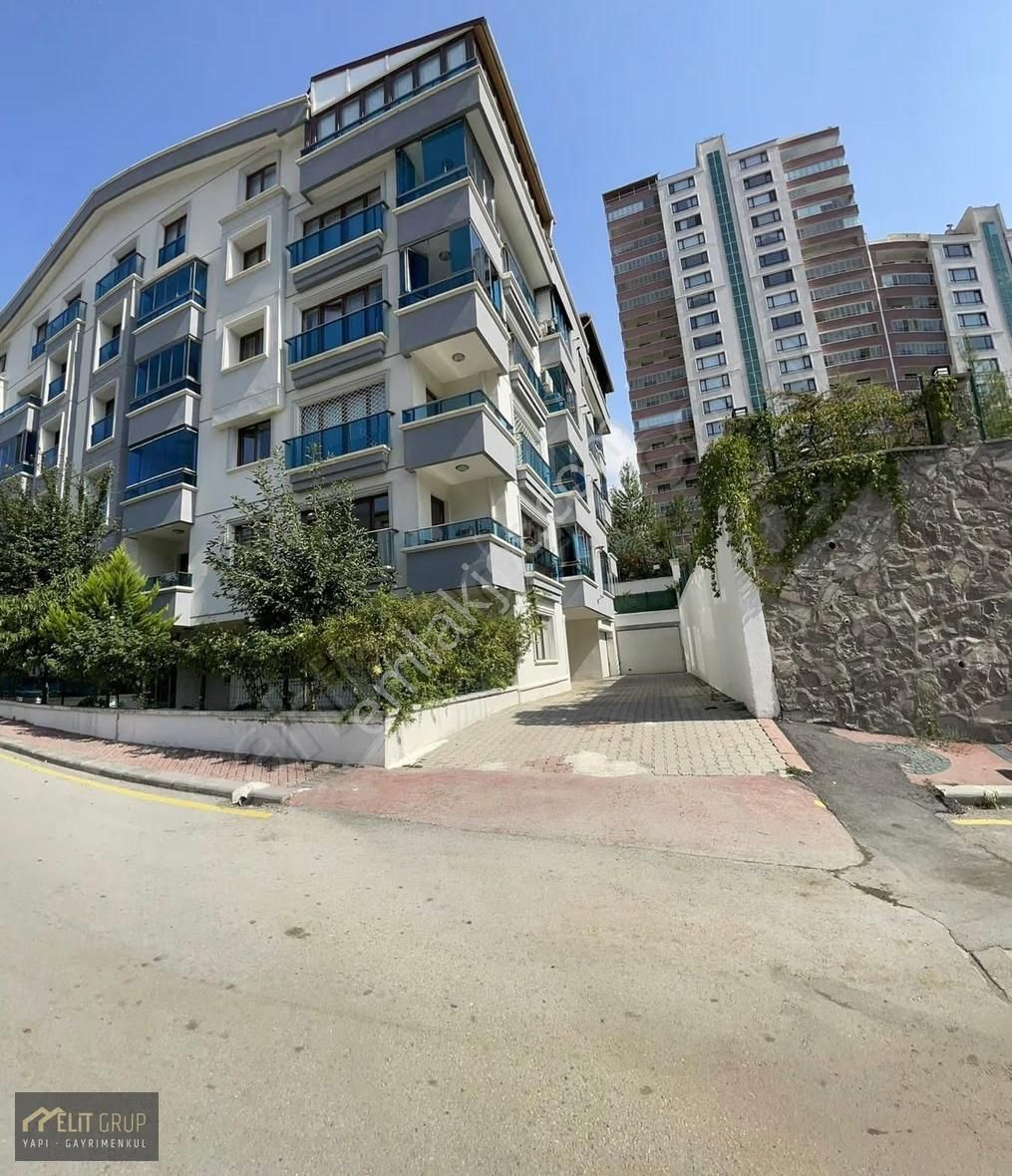 220 M2 Geniş Ferah 3+1 Lüx Yapılı Asansörlü Teraslı Daire