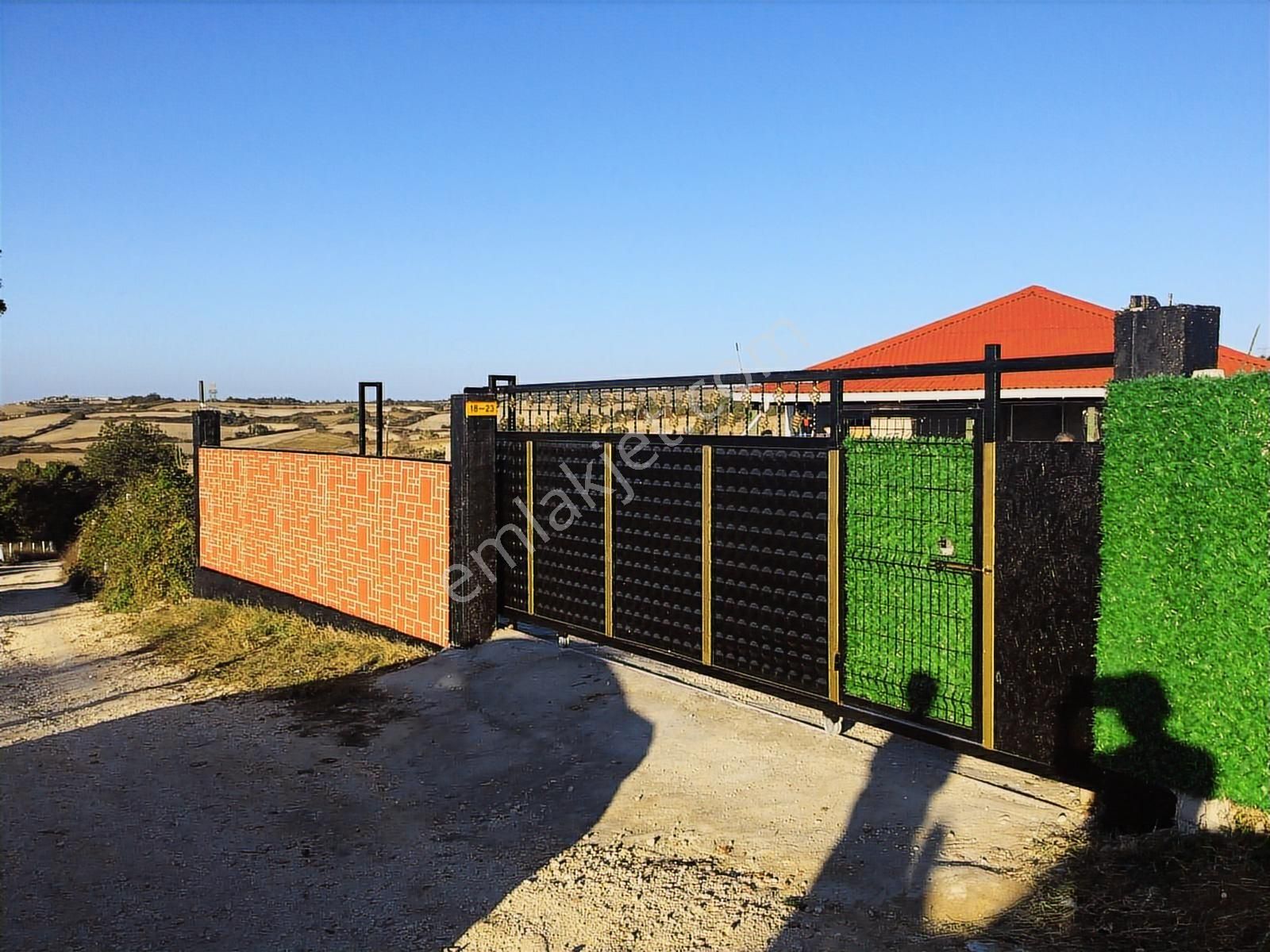 Kırkgül Gayrimenkul'den Çatalca Dağyenice'de Müstakil Ev Ve Arsa