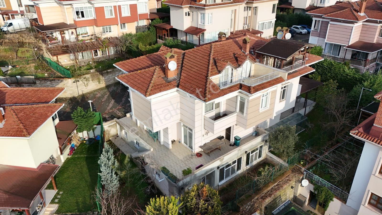 Pendik Yenişehir Mavi Marmara Vilalları Satılık 500 M2