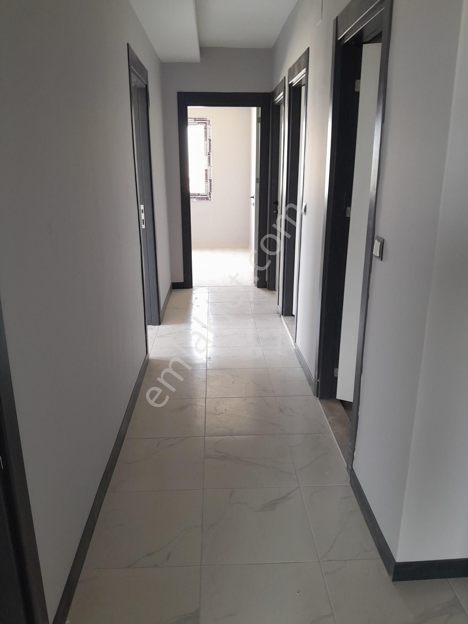 Adana Yüreğirde Polis Okuluna Yüreğir Kaymakamlığa Yakın E5 Üzerinde 3+1 Kiralık Daire - Görsel 2