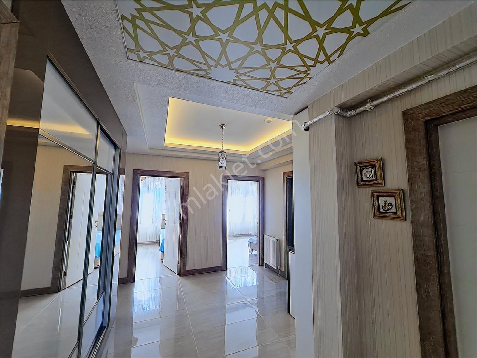 Karapurcek Mahallesinin En Gucel Sitesinde 9 Katta 3+1 Ful Attı