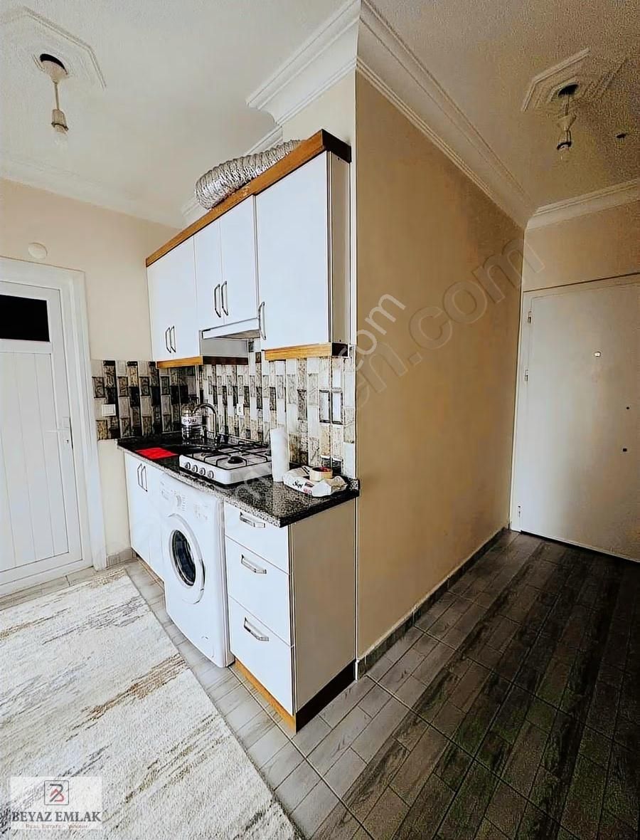 Ulusoy Caddesinde Üniye Yakın Ara Katta Eşyalı Kullanışlı 2+0 - Görsel 12