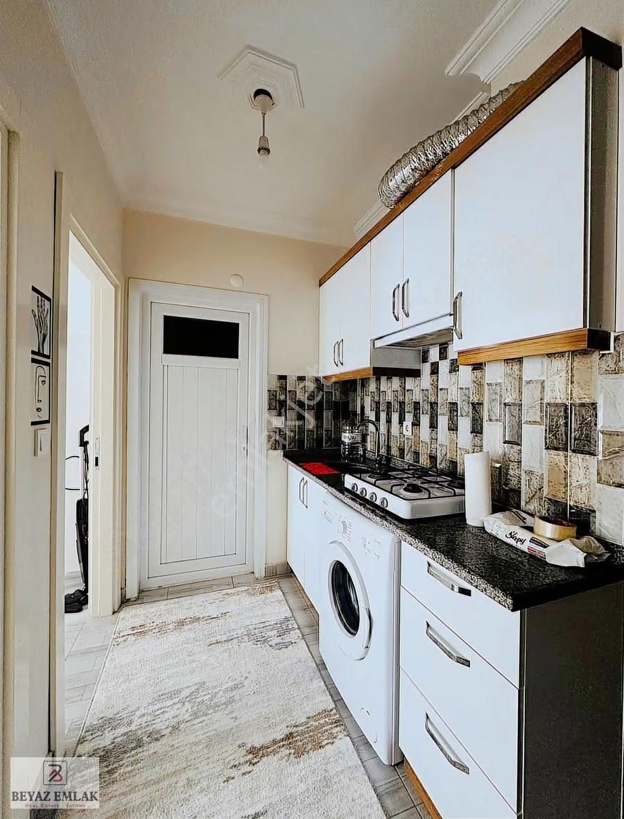 Ulusoy Caddesinde Üniye Yakın Ara Katta Eşyalı Kullanışlı 2+0 - Görsel 6