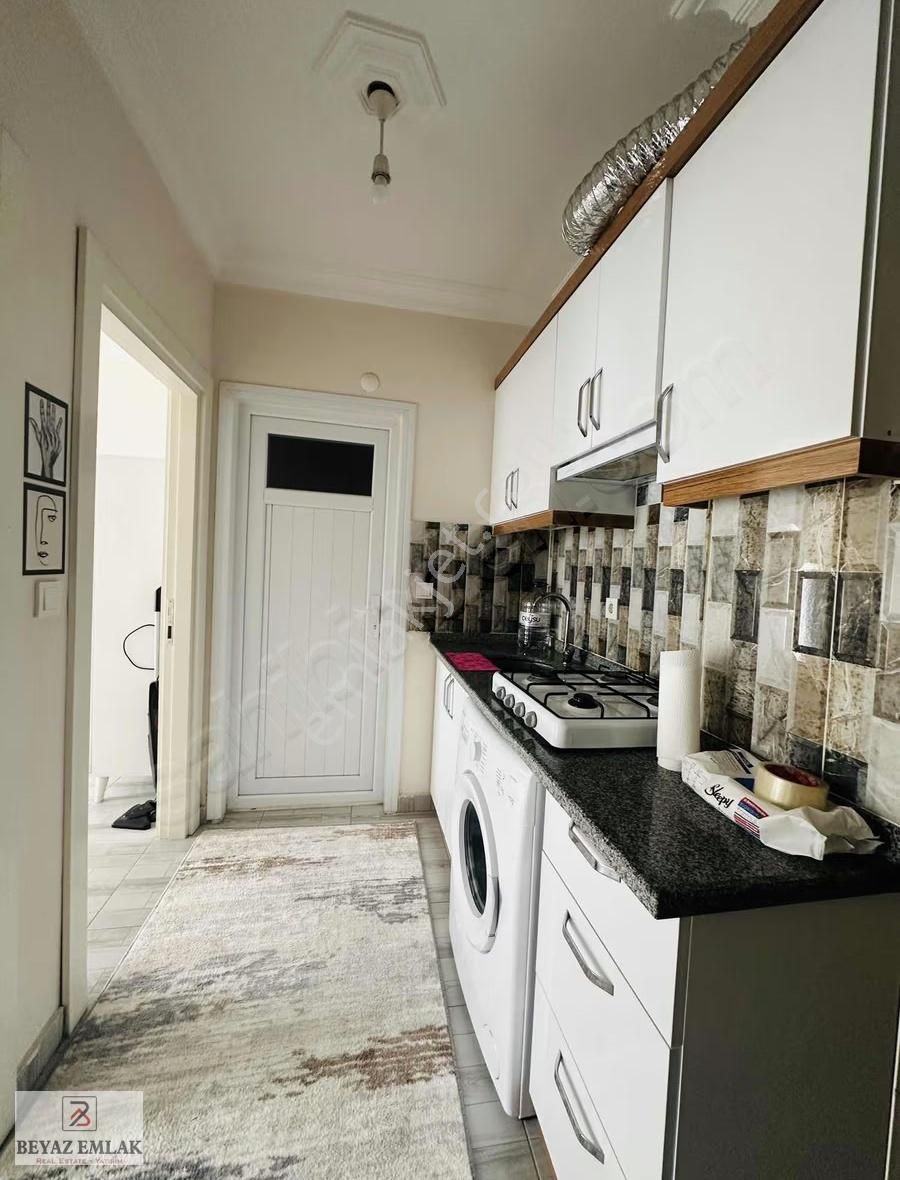 Ulusoy Caddesinde Üniye Yakın Ara Katta Eşyalı Kullanışlı 2+0 - Görsel 9