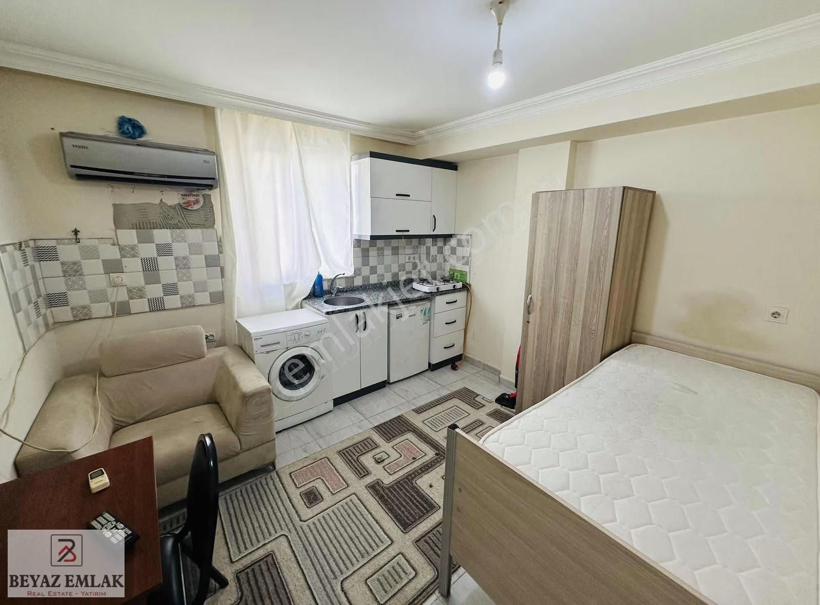 Kafeler Caddesinde Elek. Su Dahil Eşyalı 1+0