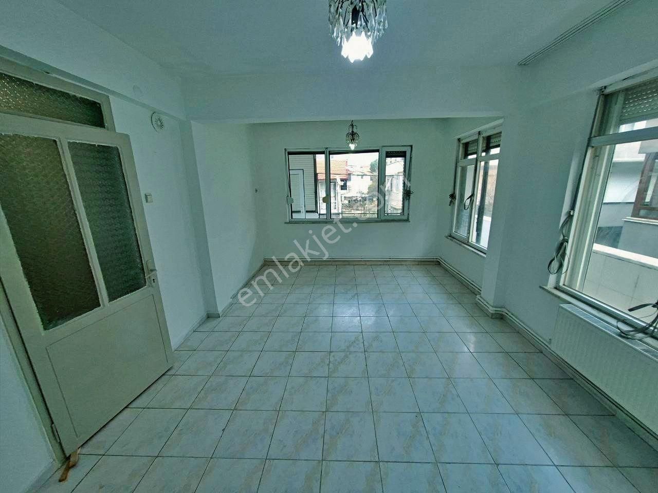 Uytundan Akçay İkizçayda Denize 20 Metre Doğalgazlı 2+1 Kiralık - Görsel 22