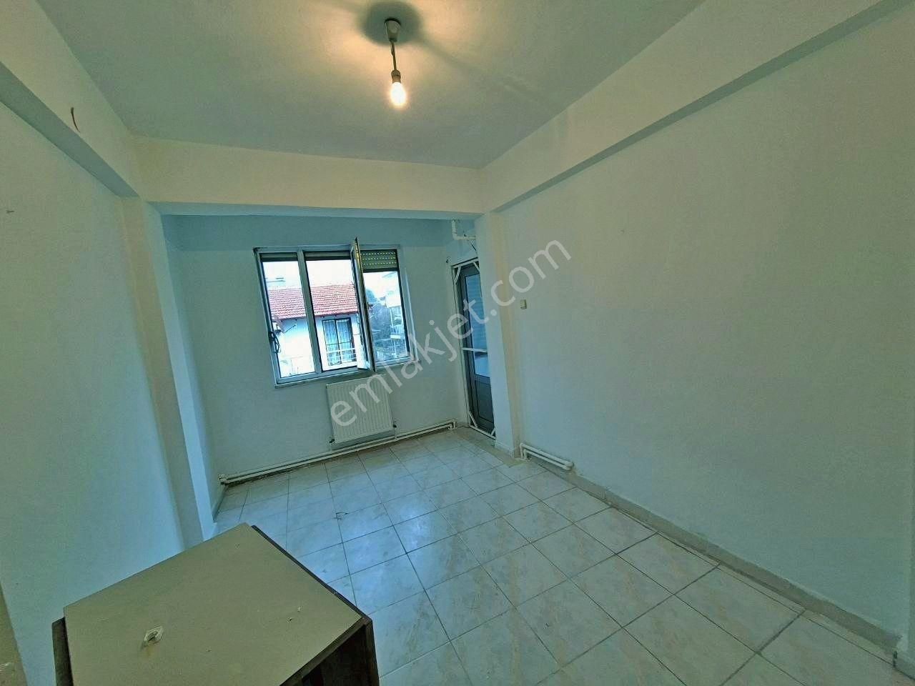 Uytundan Akçay İkizçayda Denize 20 Metre Doğalgazlı 2+1 Kiralık - Görsel 18