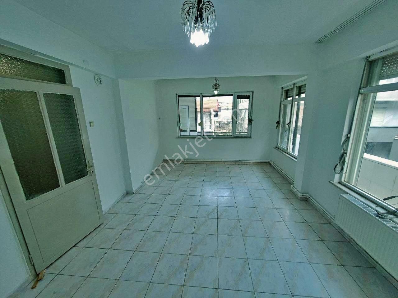 Uytundan Akçay İkizçayda Denize 20 Metre Doğalgazlı 2+1 Kiralık - Görsel 33