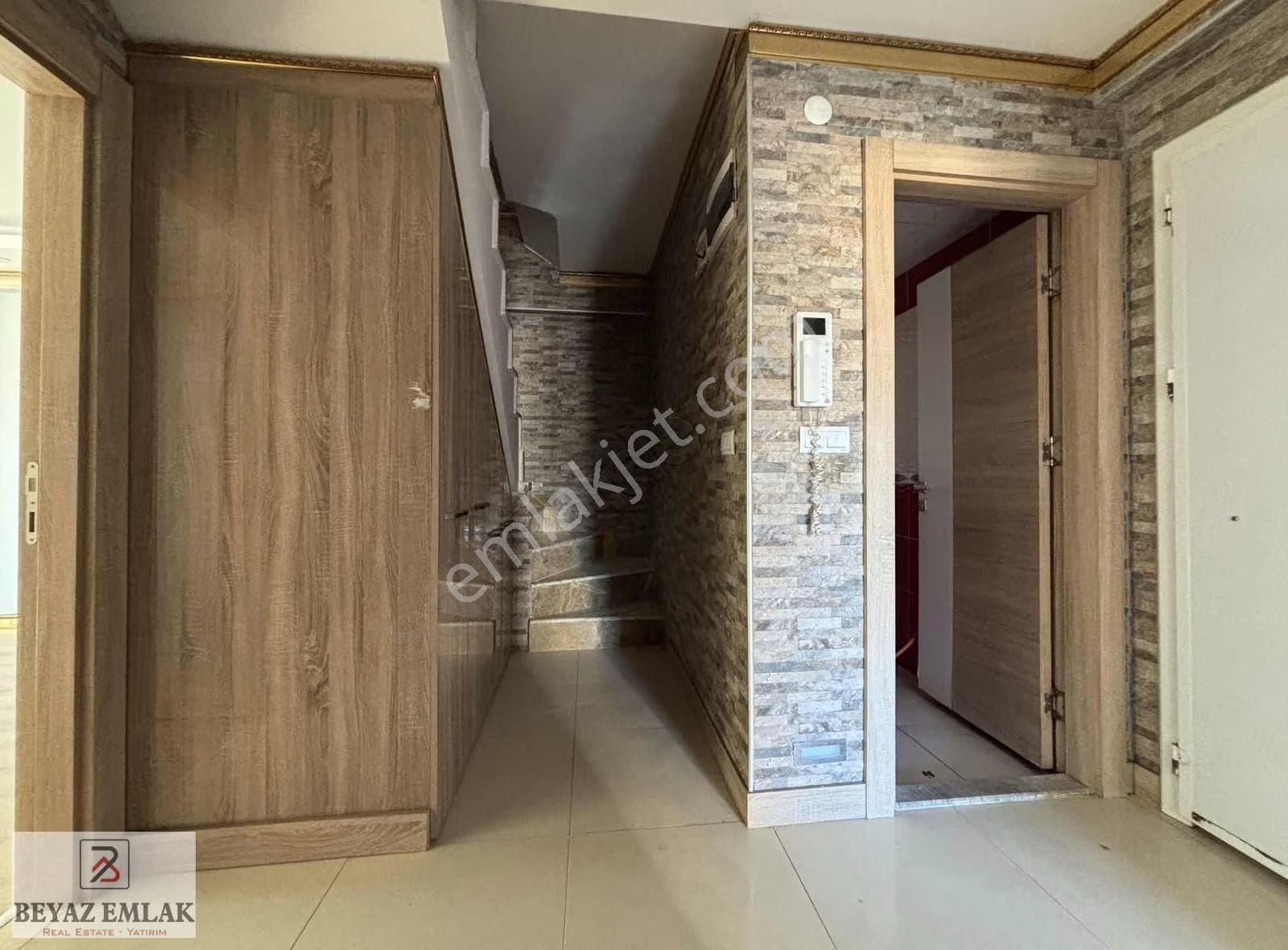 Beyaz Emlak'tan Teraslı Otoparklı Konum Avantajlı Kiralık 4+1 - Görsel 6