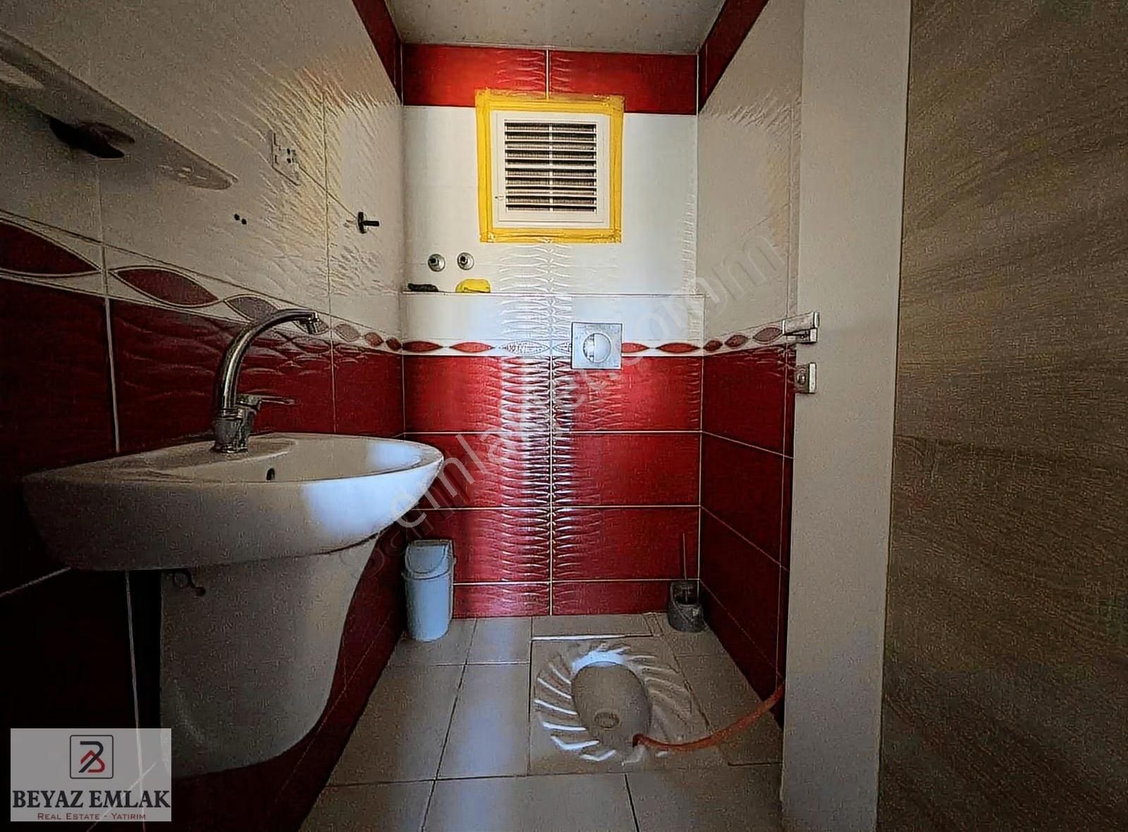 Beyaz Emlak'tan Teraslı Otoparklı Konum Avantajlı Kiralık 4+1 - Görsel 4