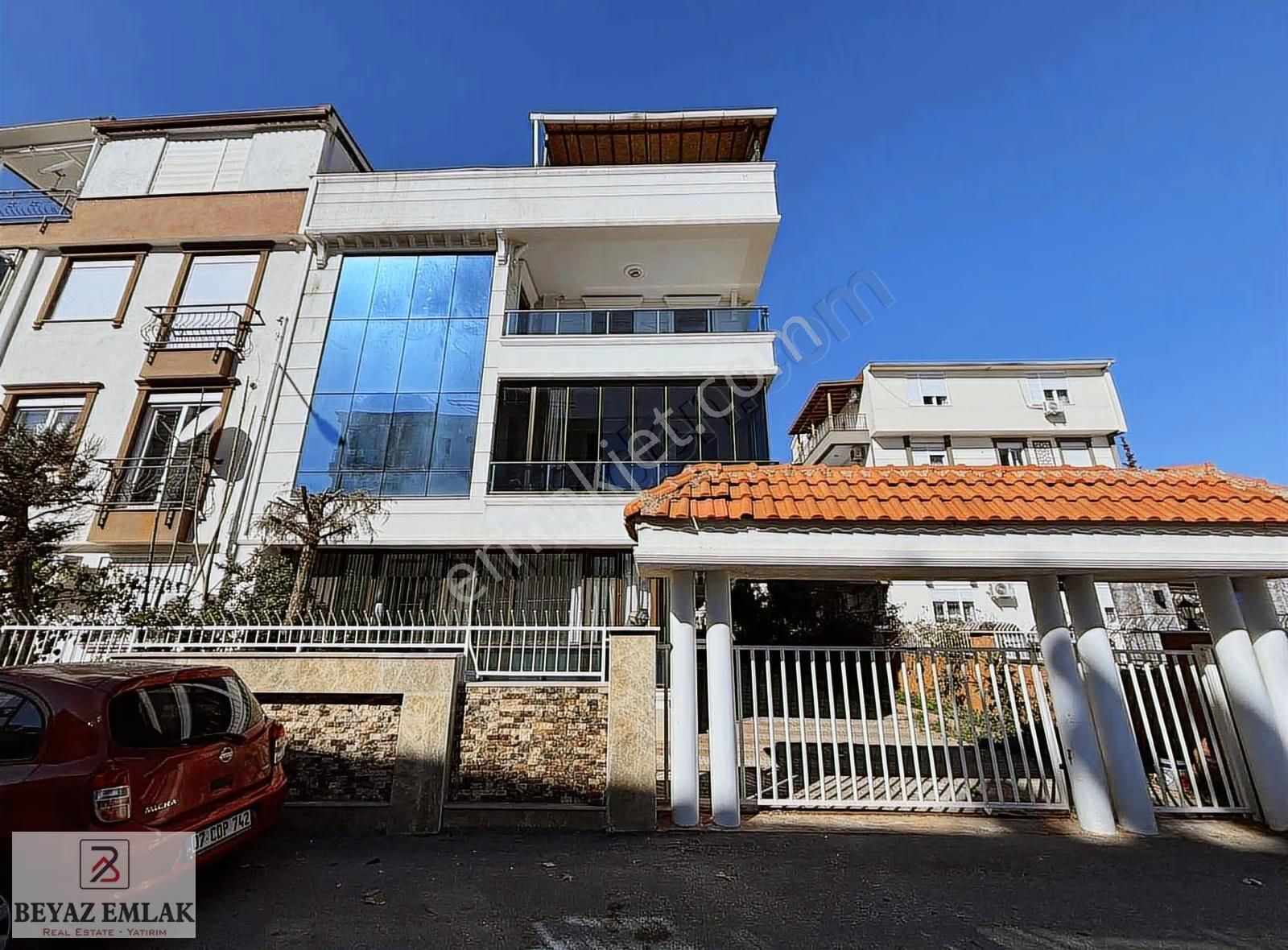 Beyaz Emlak'tan Teraslı Otoparklı Konum Avantajlı Kiralık 4+1