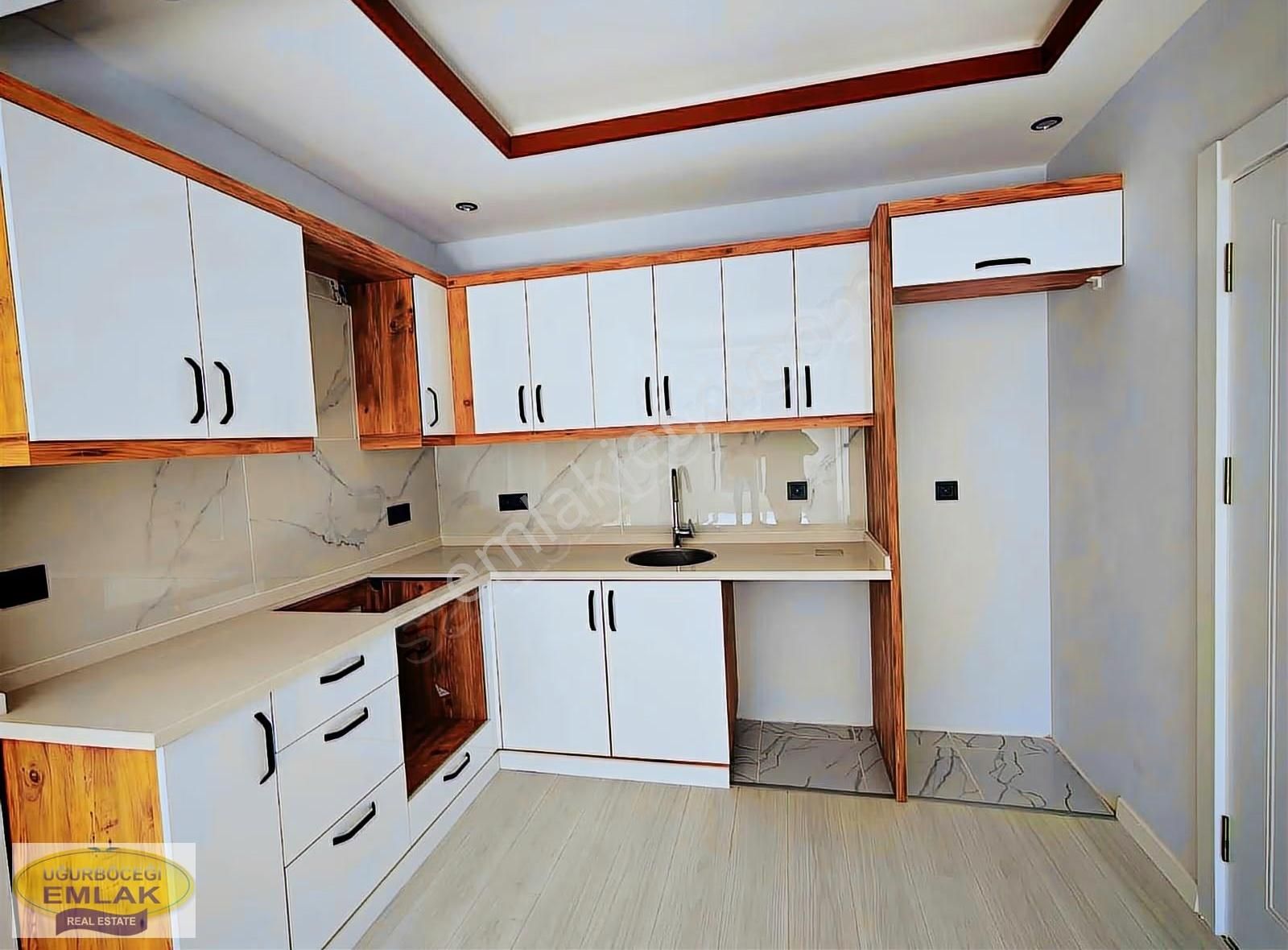 Altıntas'ta Asansörlü Sıfır Binada Oturuma Hazır Ara Kat Daire