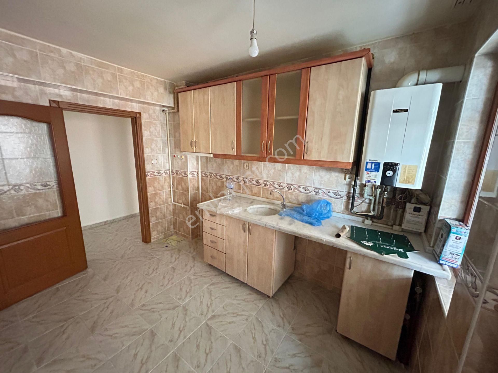 Taner'den Öveçler'de 3+1 Çift Balkonlu Bağımsız Asansörlü Otoparklı Temiz Daire - Görsel 2