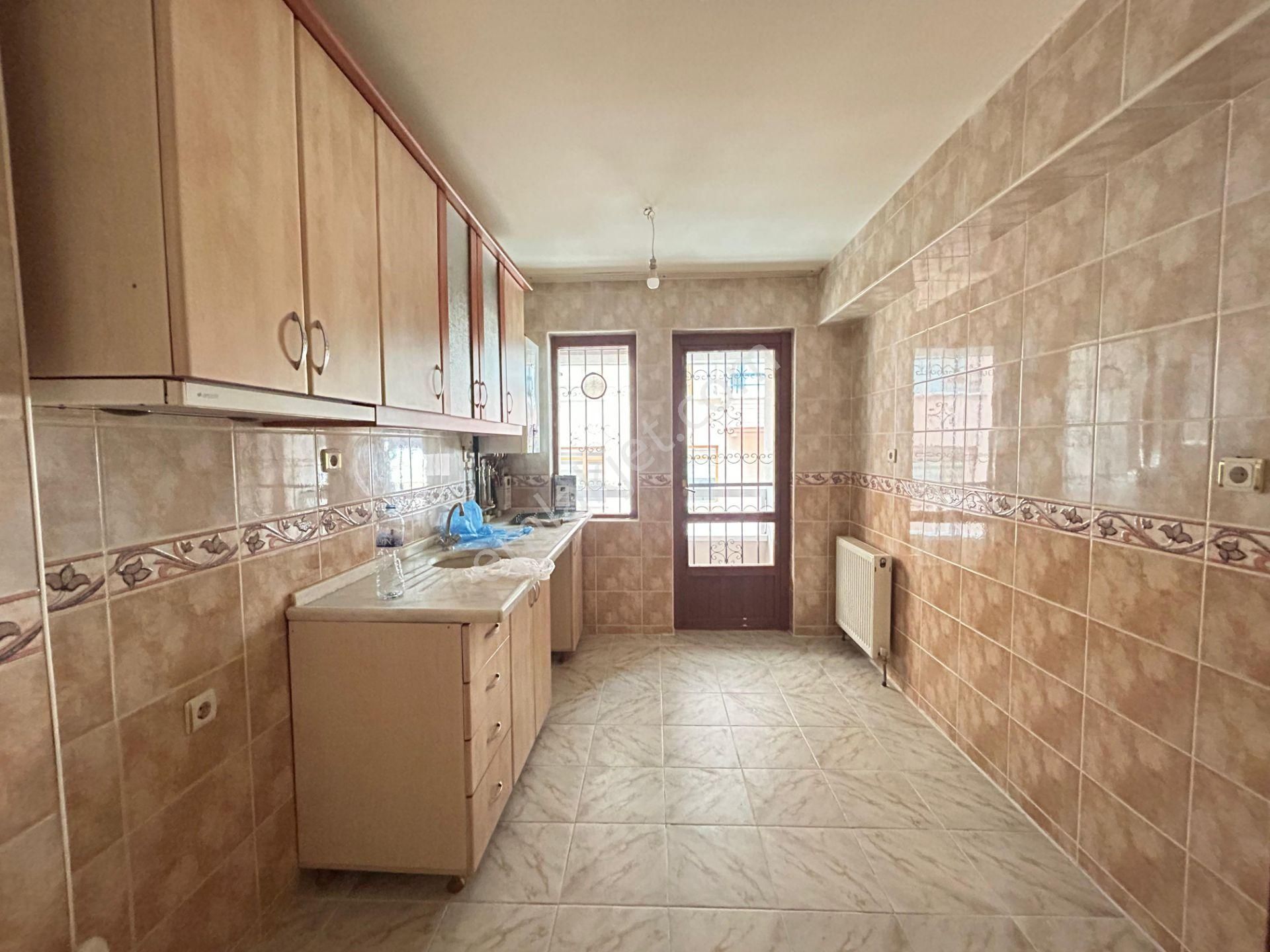 Taner'den Öveçler'de 3+1 Çift Balkonlu Bağımsız Asansörlü Otoparklı Temiz Daire - Görsel 14