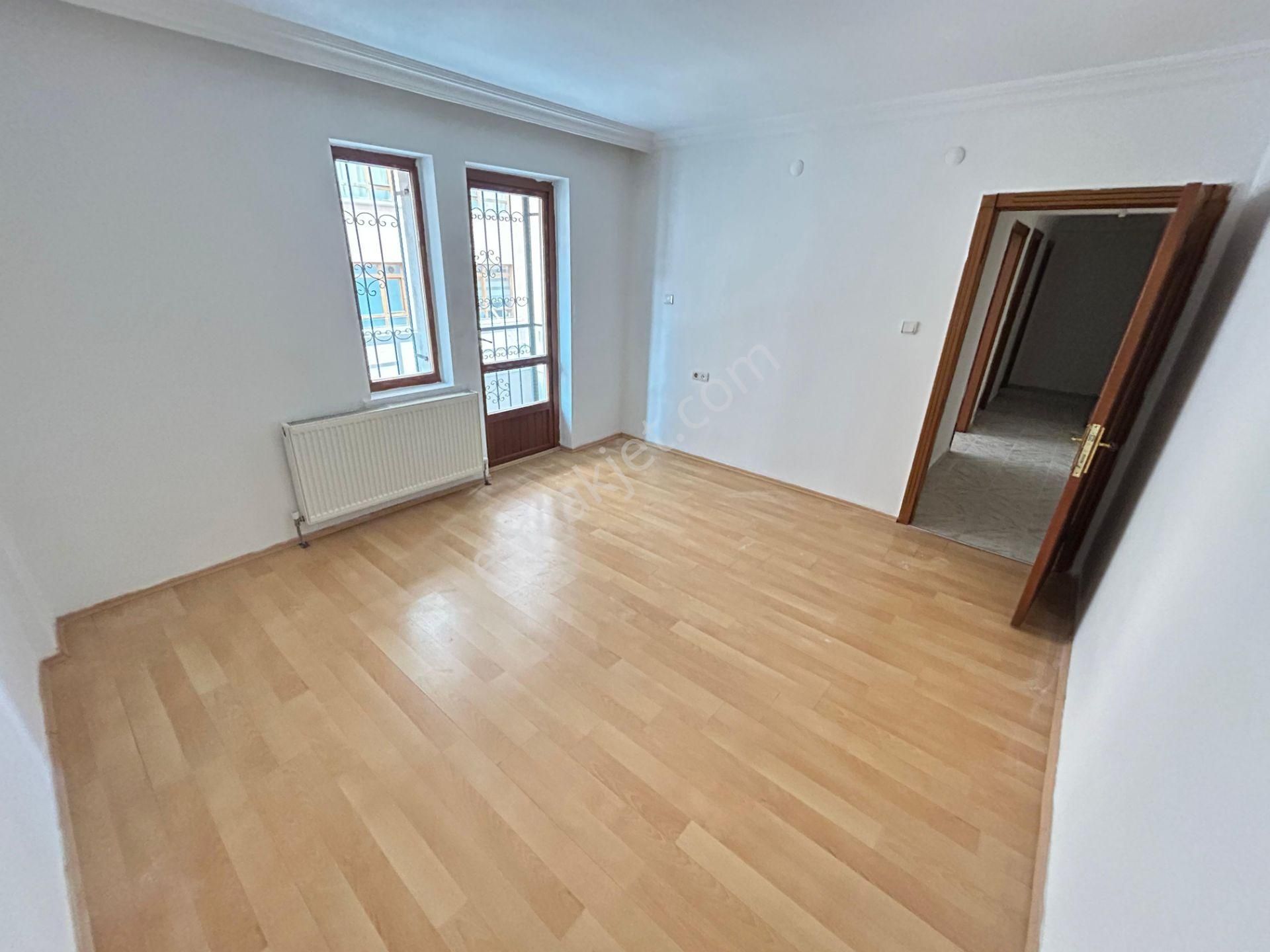 Taner'den Öveçler'de 3+1 Çift Balkonlu Bağımsız Asansörlü Otoparklı Temiz Daire - Görsel 17