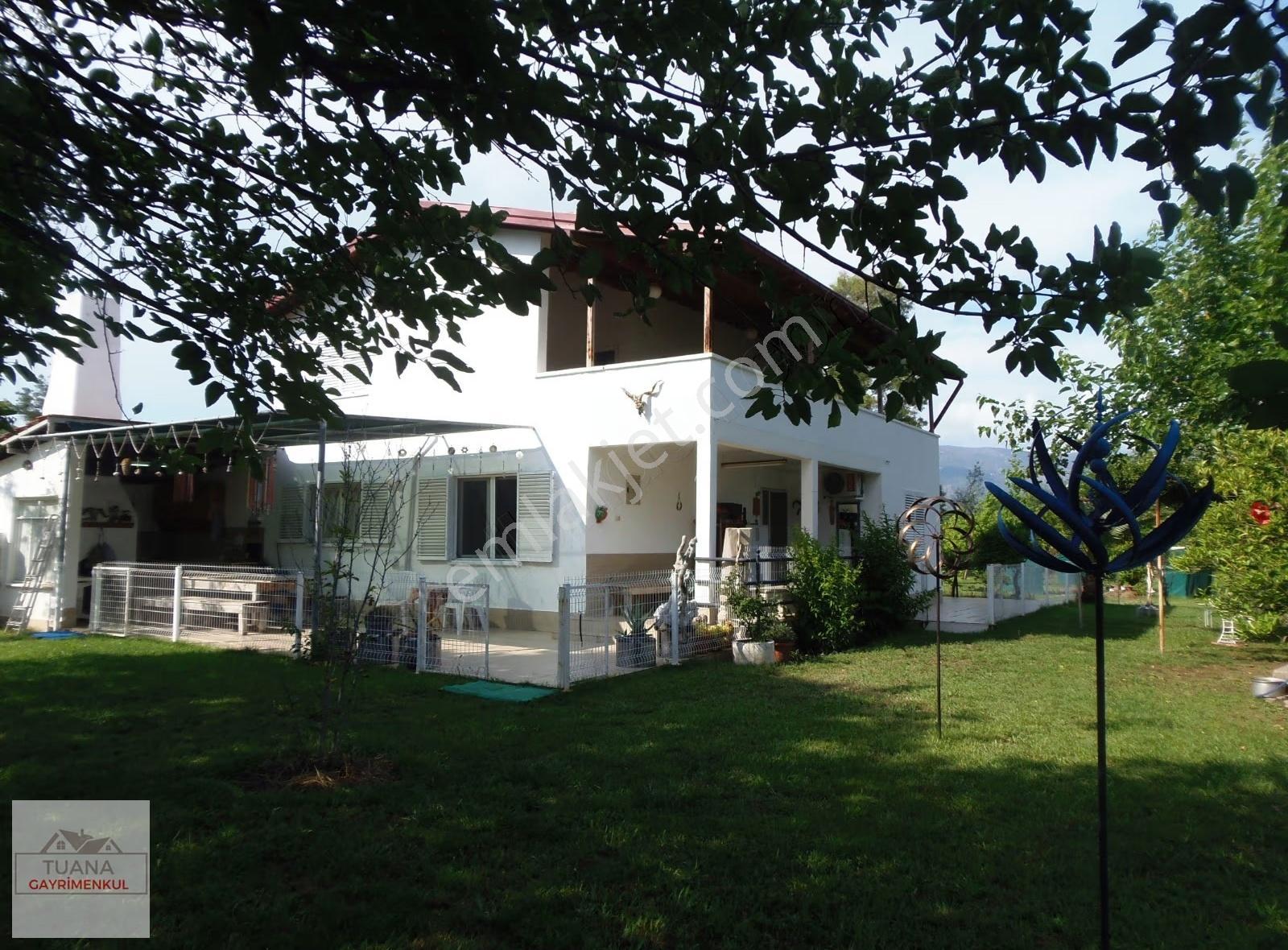 Tuana Emlak'tan Döğüşbelende 4.950 M² Arazi İçinde Müstakil Ev