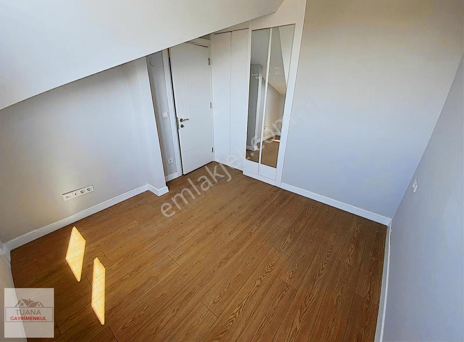 Tuana Emlak'tan Ulucamide 4+1 Göl Manzaralı Rezidans - Görsel 30