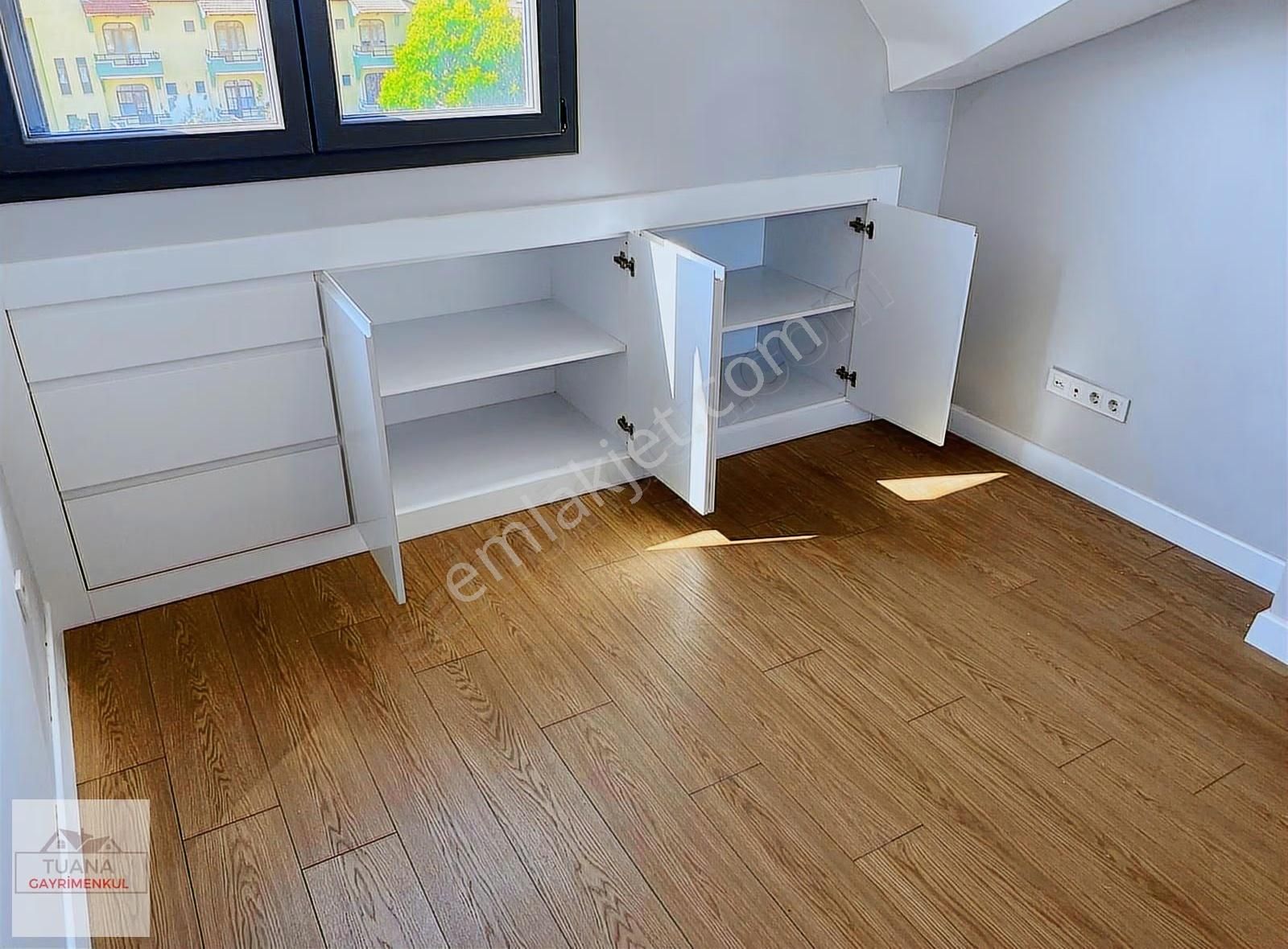 Tuana Emlak'tan Ulucamide 4+1 Göl Manzaralı Rezidans - Görsel 10