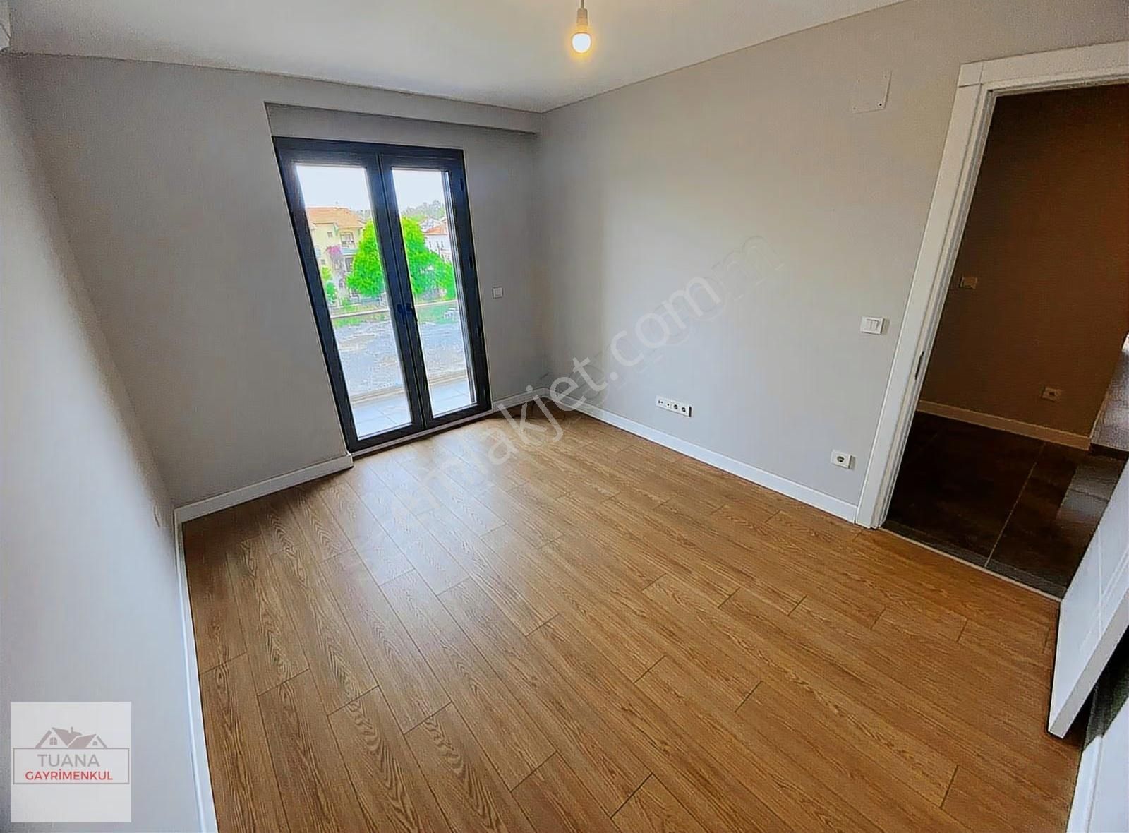 Tuana Emlak'tan Ulucamide 4+1 Göl Manzaralı Rezidans - Görsel 17