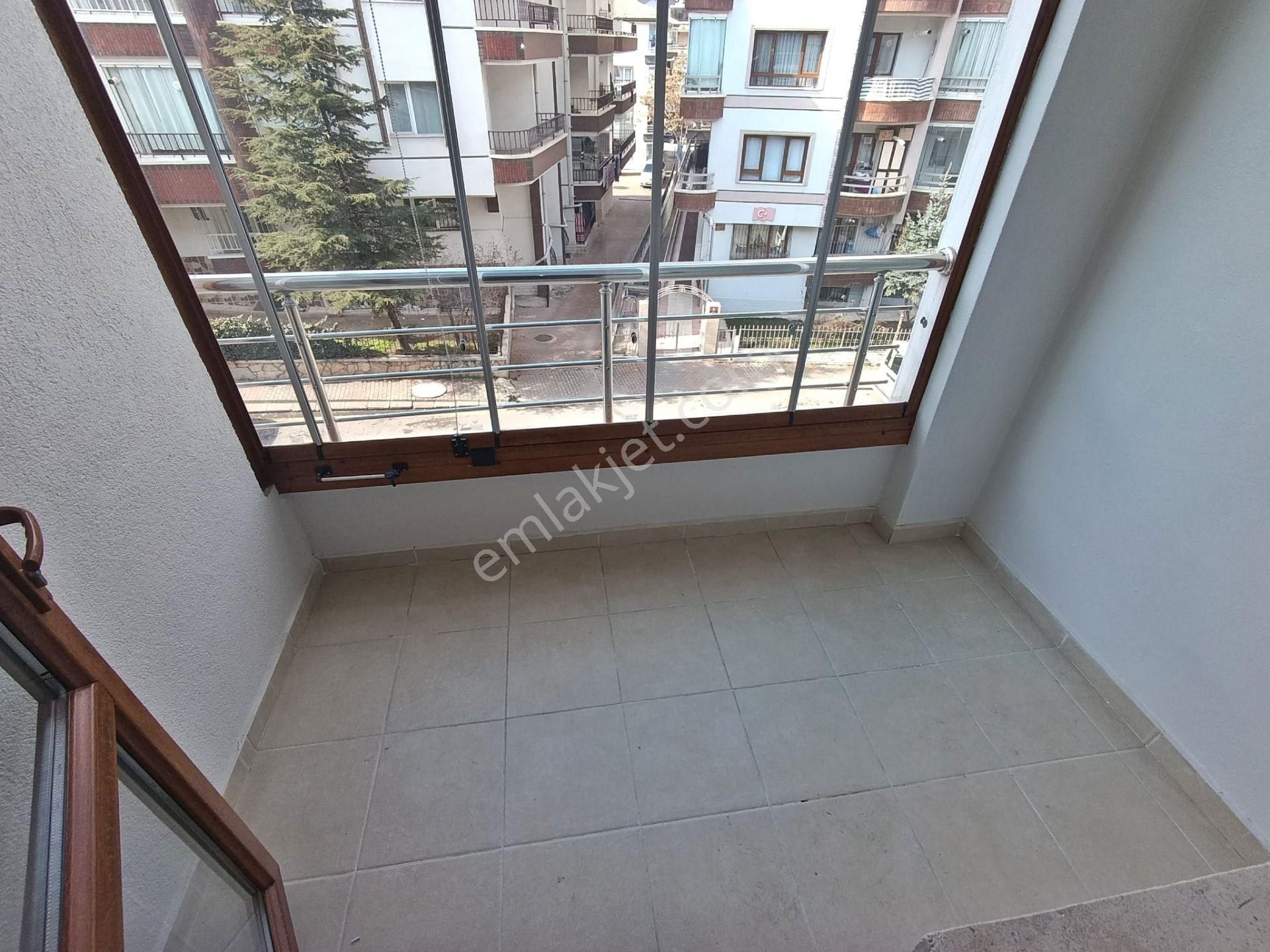 Caddeye 1 Bina! Arakat/ön Cephe 120² Okul Dibi Asansörlü Kiralık - Görsel 22