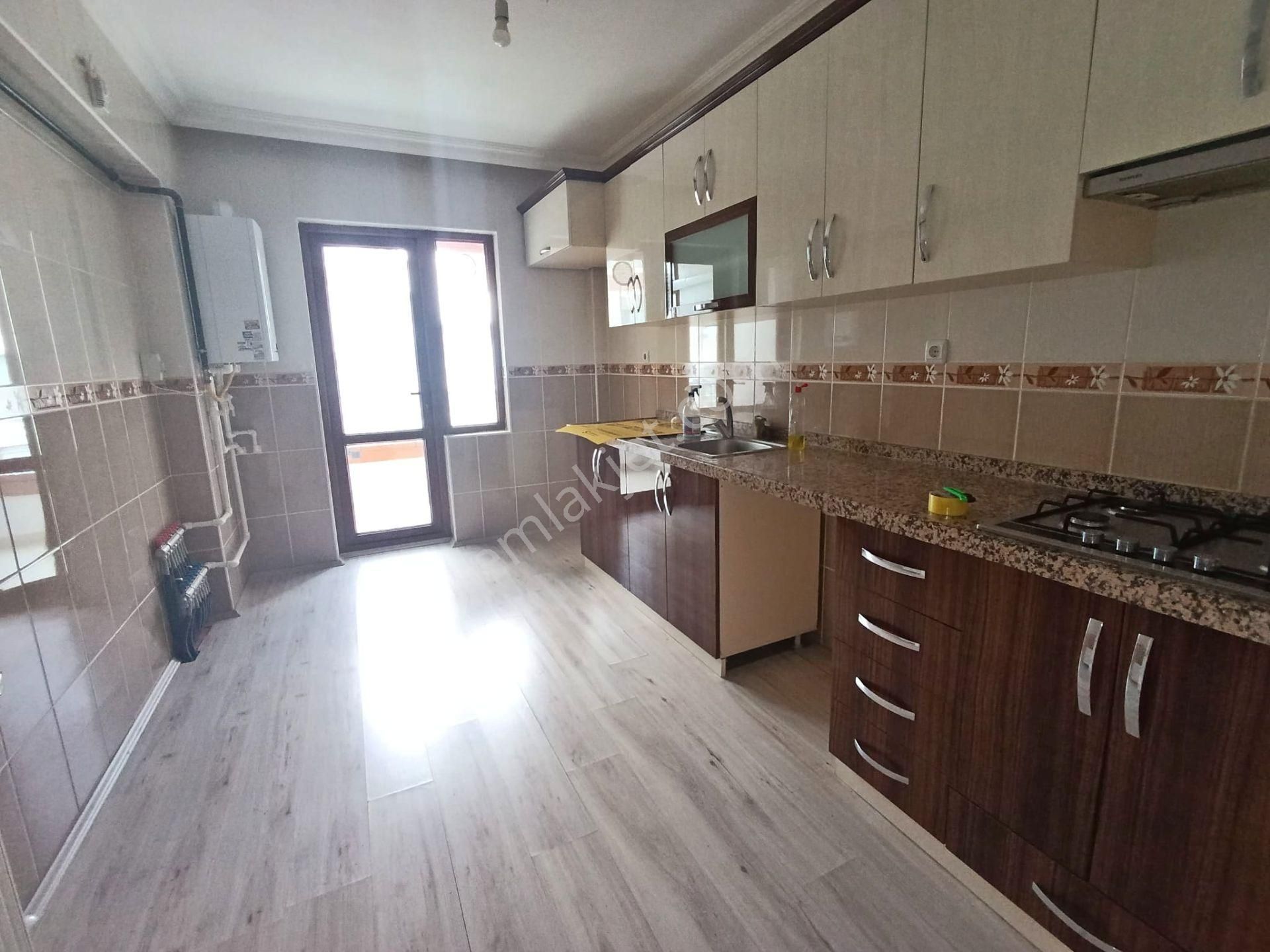 Caddeye 1 Bina! Arakat/ön Cephe 120² Okul Dibi Asansörlü Kiralık - Görsel 2