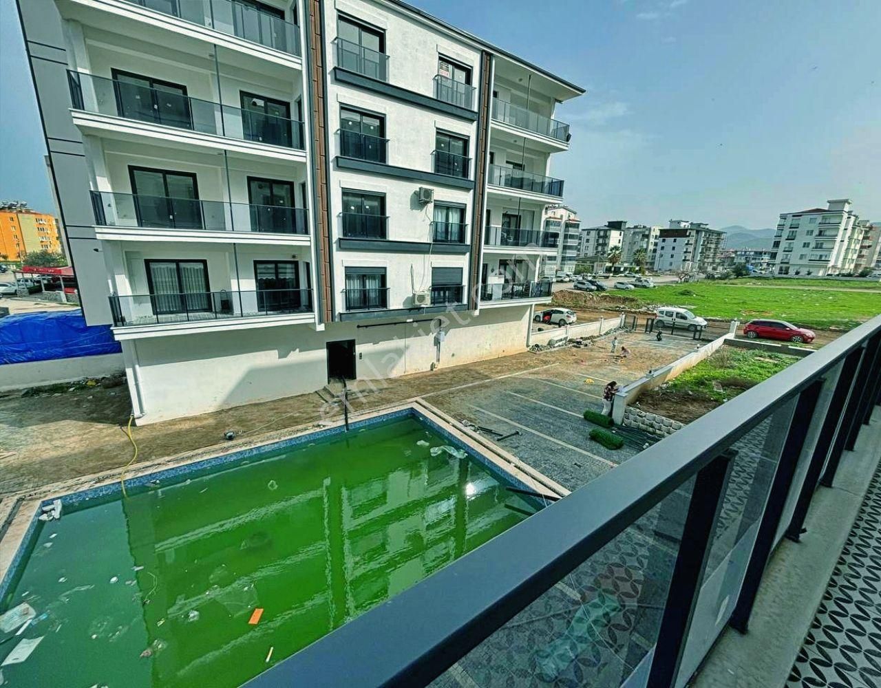 Uytundan Burhaniyede Havuzlu Sitede Doğalgazlı Kiralık 2+1 Daire