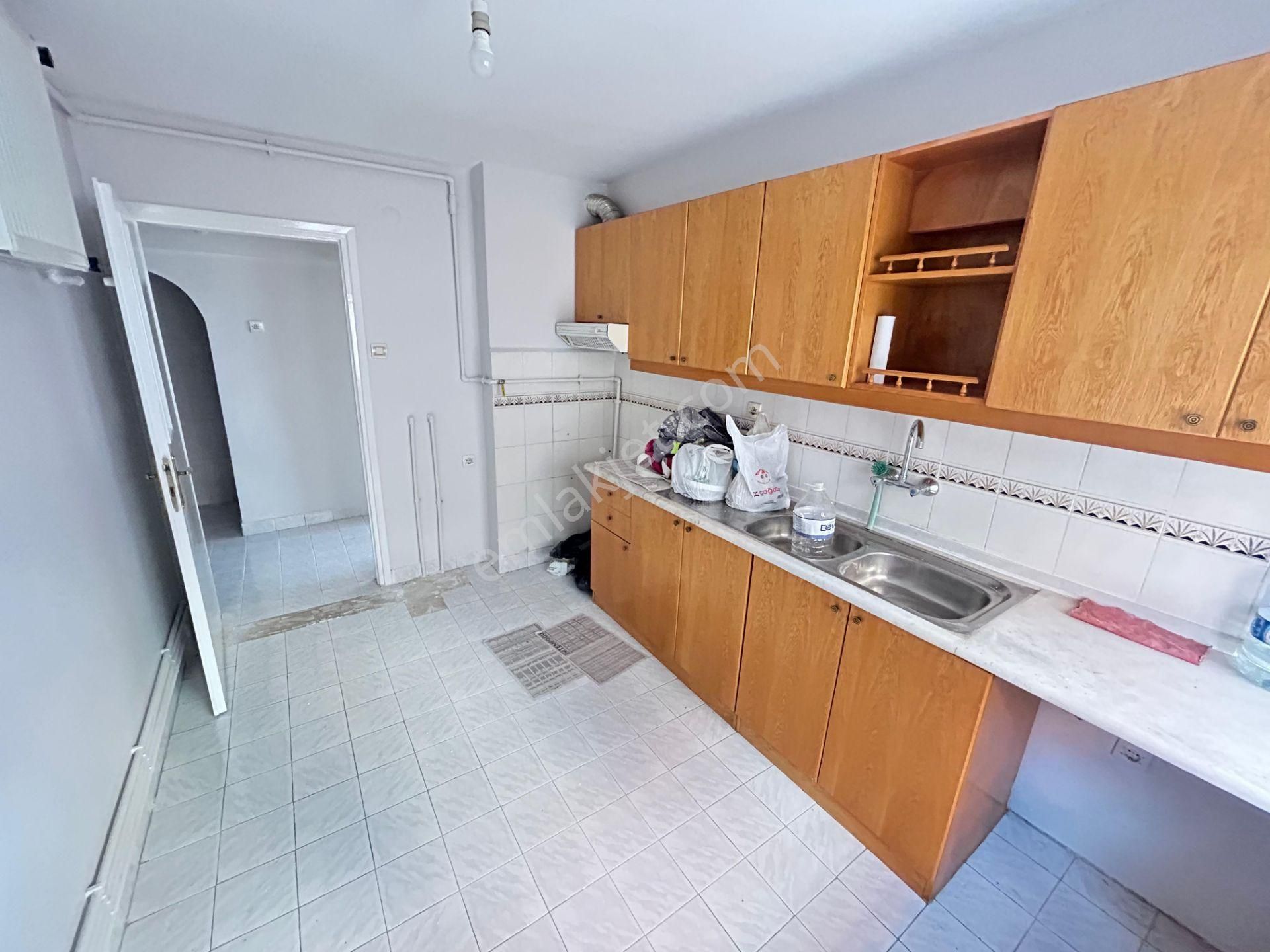 Taner'den Sokullu Cad'de 2+1 Orta Katta Manzaralı Salon Bağımsız - Görsel 19