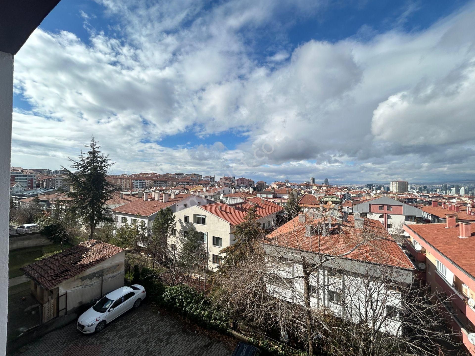 Taner'den Sokullu Cad'de 2+1 Orta Katta Manzaralı Salon Bağımsız - Görsel 5