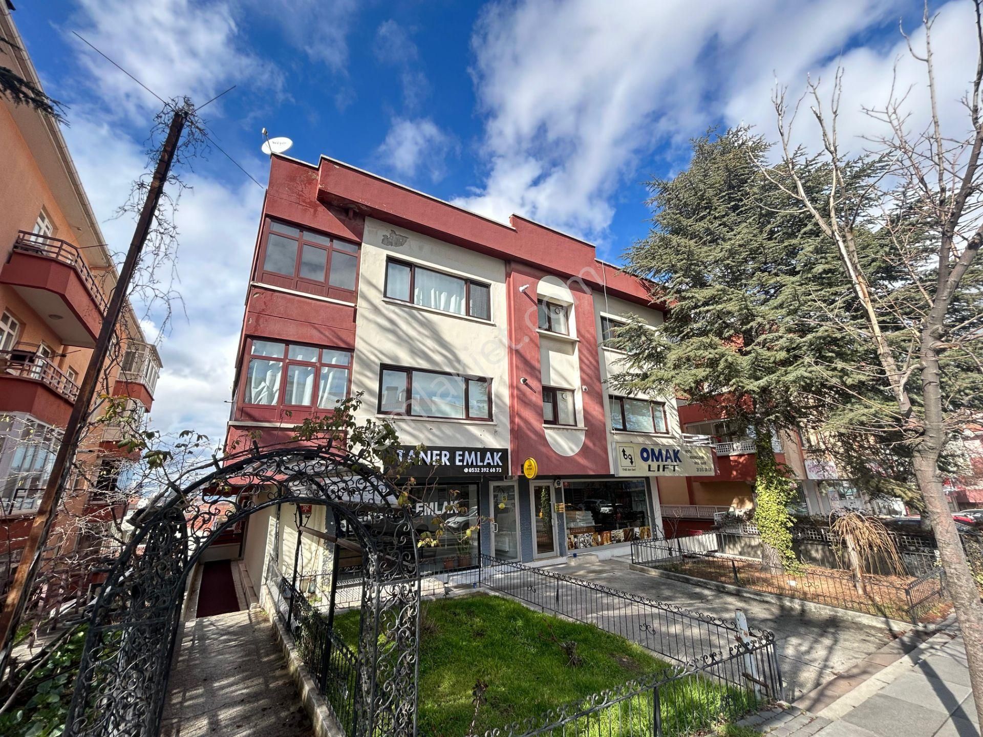 Taner'den Sokullu Cad'de 2+1 Orta Katta Manzaralı Salon Bağımsız - Görsel 2