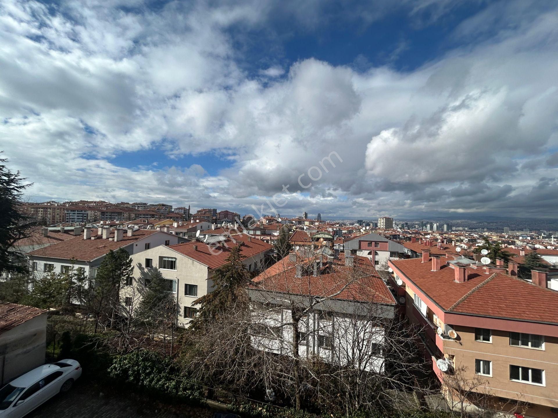 Taner'den Sokullu Cad'de 2+1 Orta Katta Manzaralı Salon Bağımsız - Görsel 12