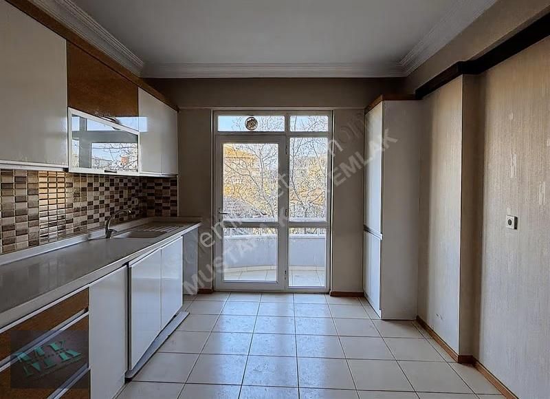 Mustafa Kara'dan Meram Uluırmak Da Cadde Cephe Satılık 3+1 - Görsel 20