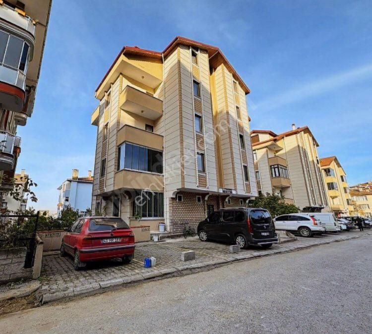İznik Yolu Lokasyonunda 2 Nolu Sağlık Ocağı Karşısında Yeni Daire