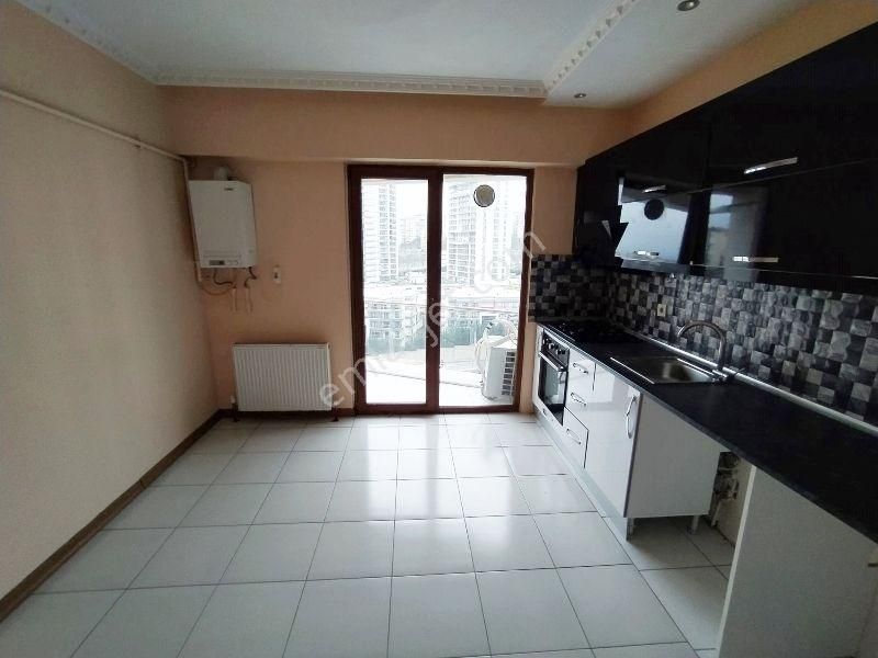 Mertcan Dan Yakacık Meydana Yürüme Site İçi 3+1 Ebeveyn Banyolu - Görsel 11