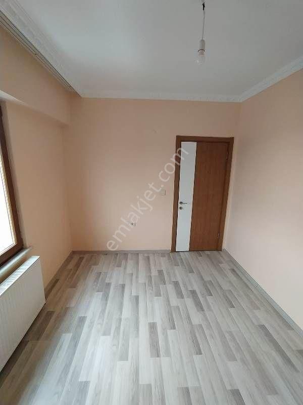 Mertcan Dan Yakacık Meydana Yürüme Site İçi 3+1 Ebeveyn Banyolu - Görsel 8