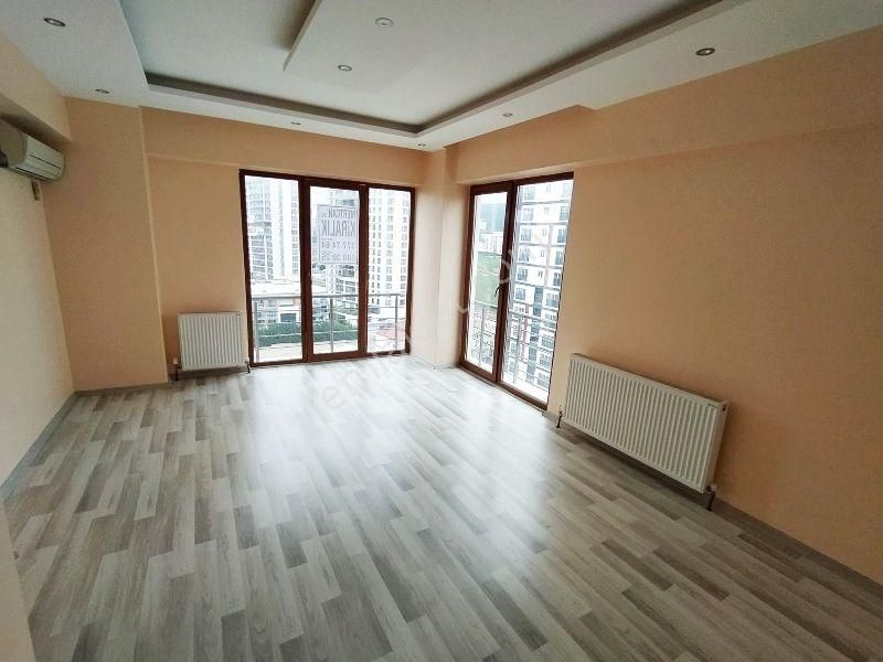 Mertcan Dan Yakacık Meydana Yürüme Site İçi 3+1 Ebeveyn Banyolu - Görsel 3