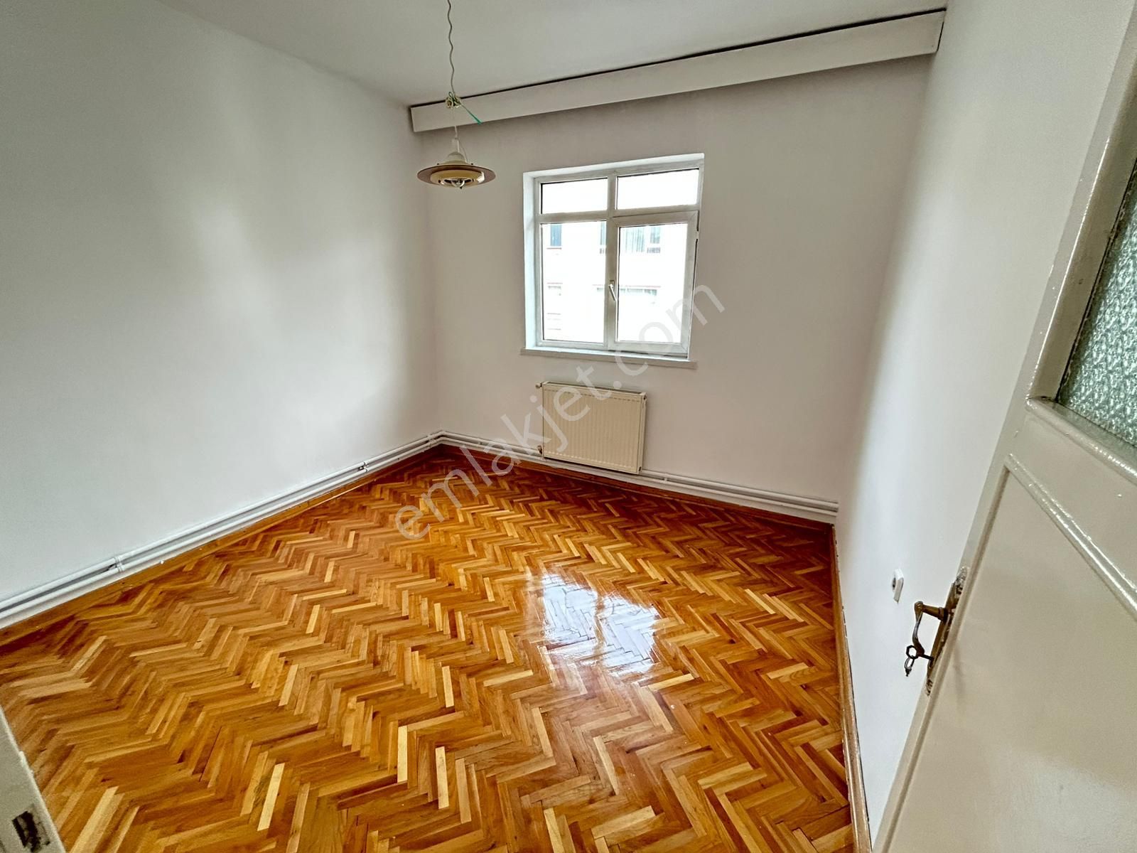 Taner'den Dikmen Sokullu'da 3+1 Kombili Güney Doğu Üst Kat Ön Cephe - Görsel 18