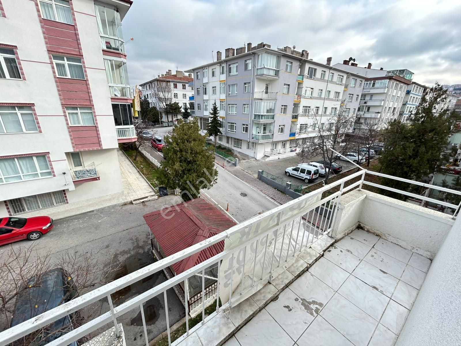 Taner'den Dikmen Sokullu'da 3+1 Kombili Güney Doğu Üst Kat Ön Cephe - Görsel 5