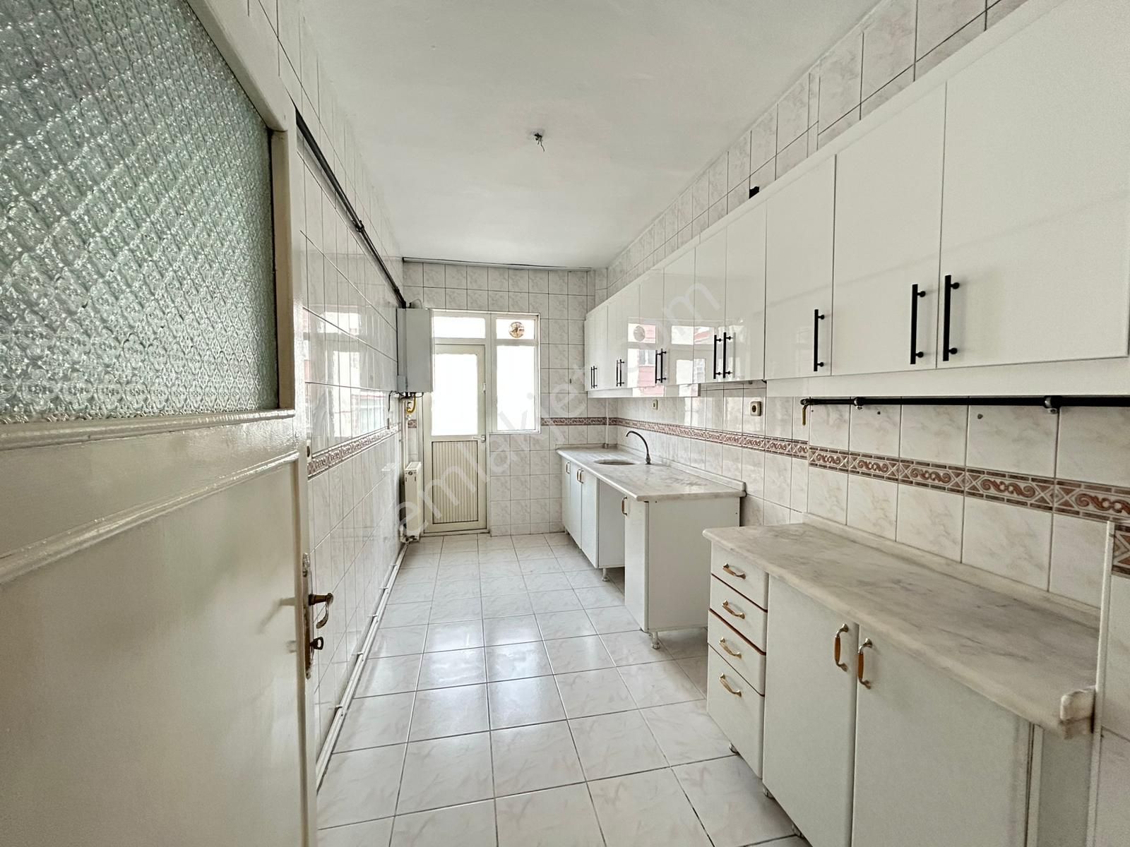 Taner'den Dikmen Sokullu'da 3+1 Kombili Güney Doğu Üst Kat Ön Cephe - Görsel 27